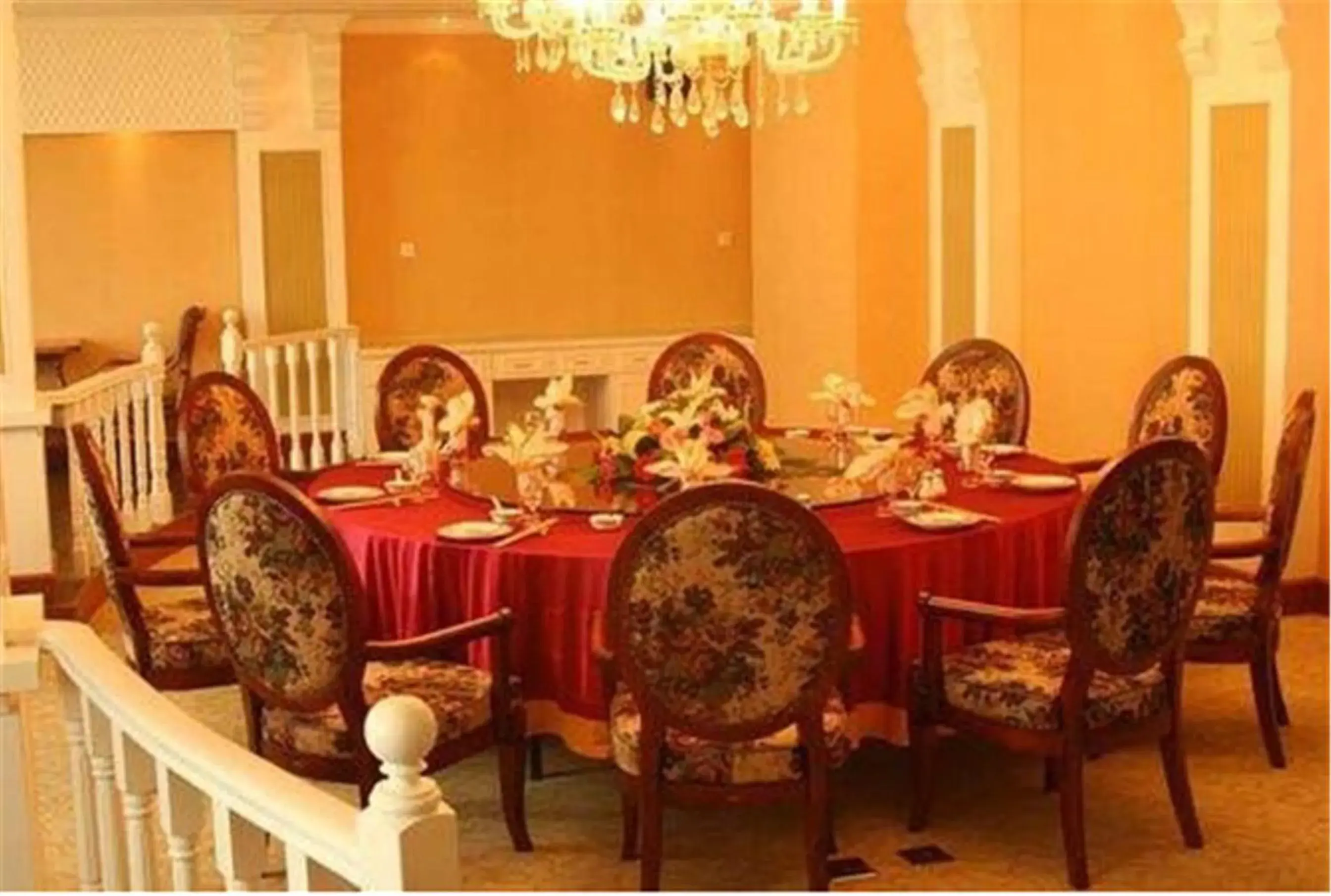 Restaurant/places to eat in Blue Palace Hotel Restaurant/places to eat in Blue Palace Hotel