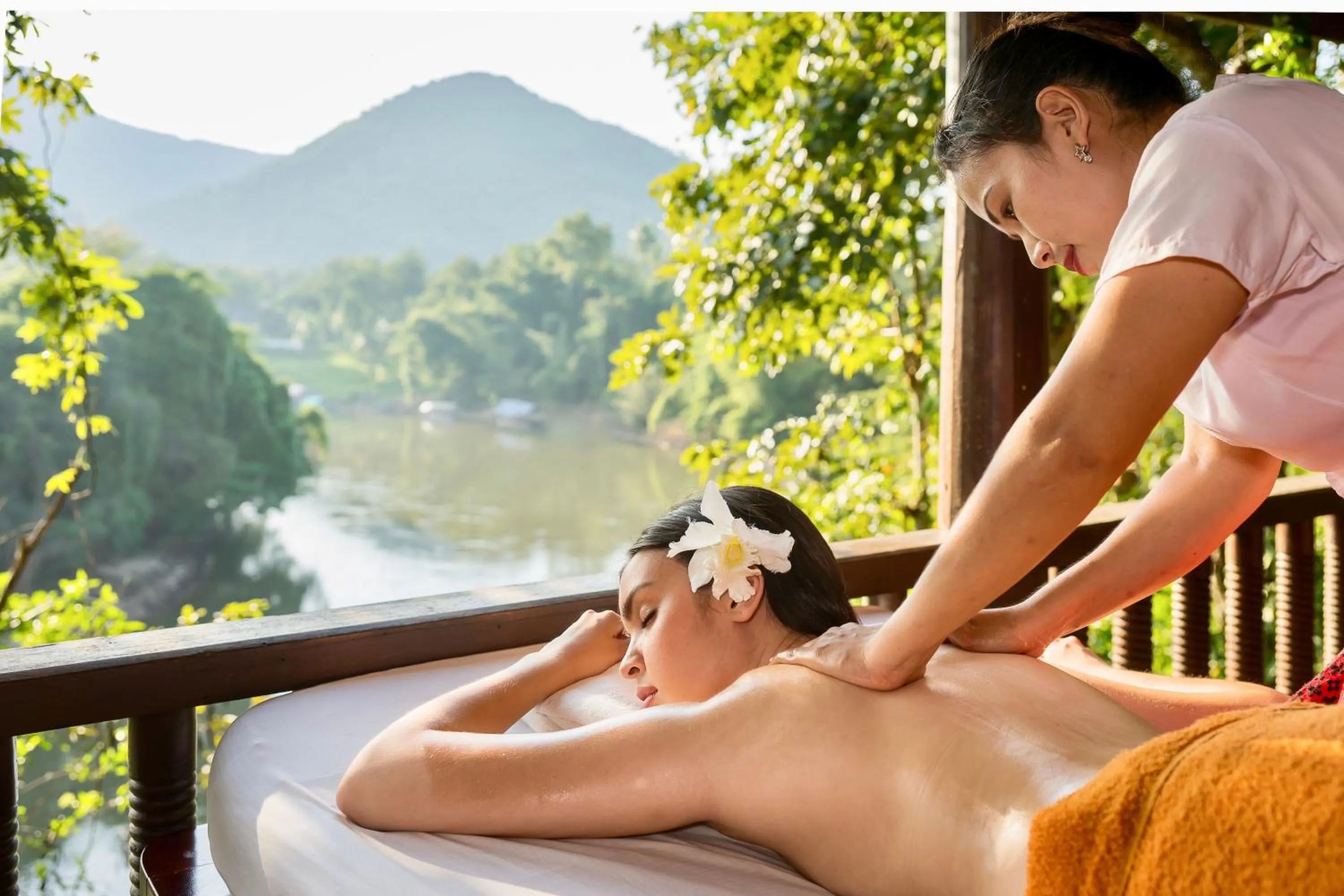 Massage in Hintok River Camp