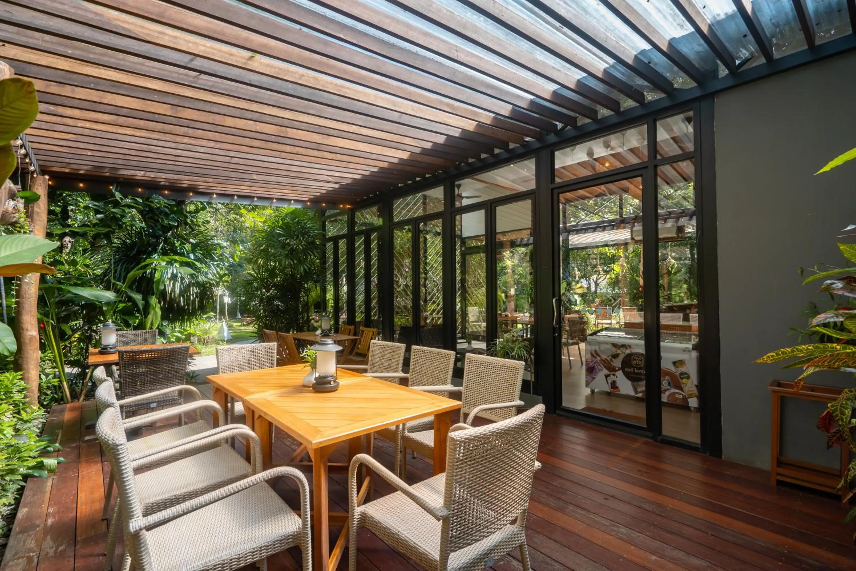 On-site shops in Hintok River Camp