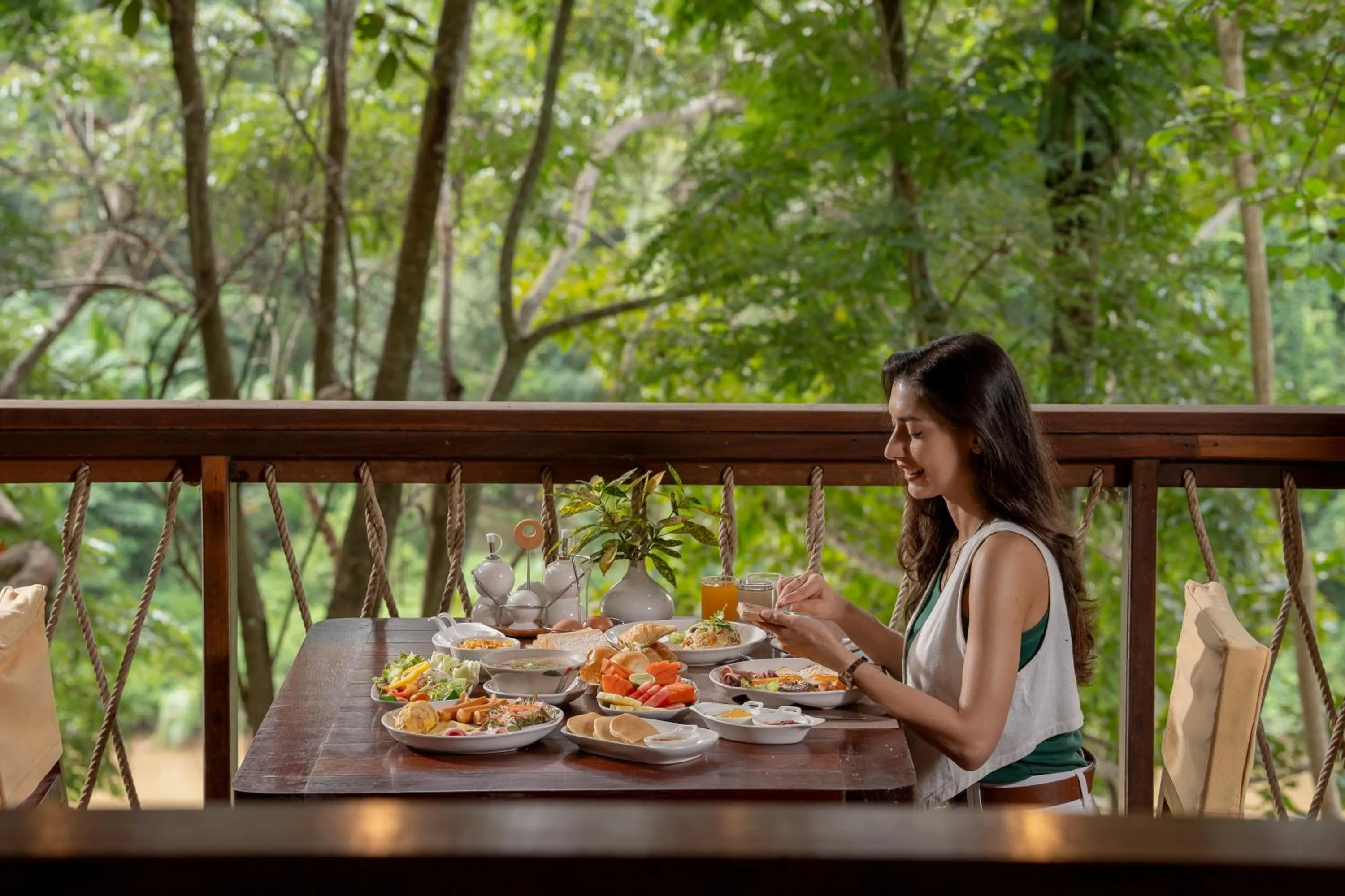 Food and drinks in Hintok River Camp