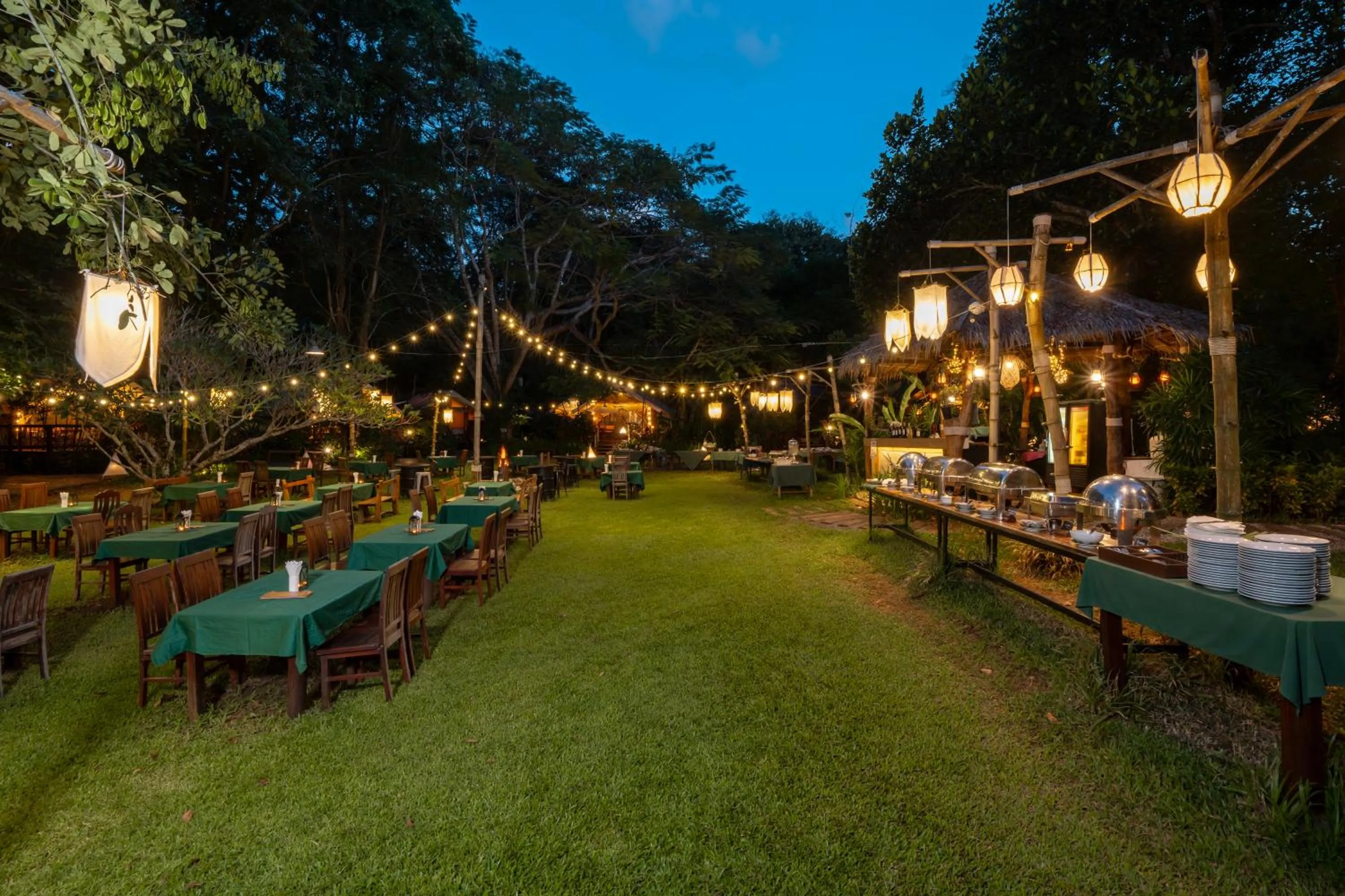 Dining area in Hintok River Camp