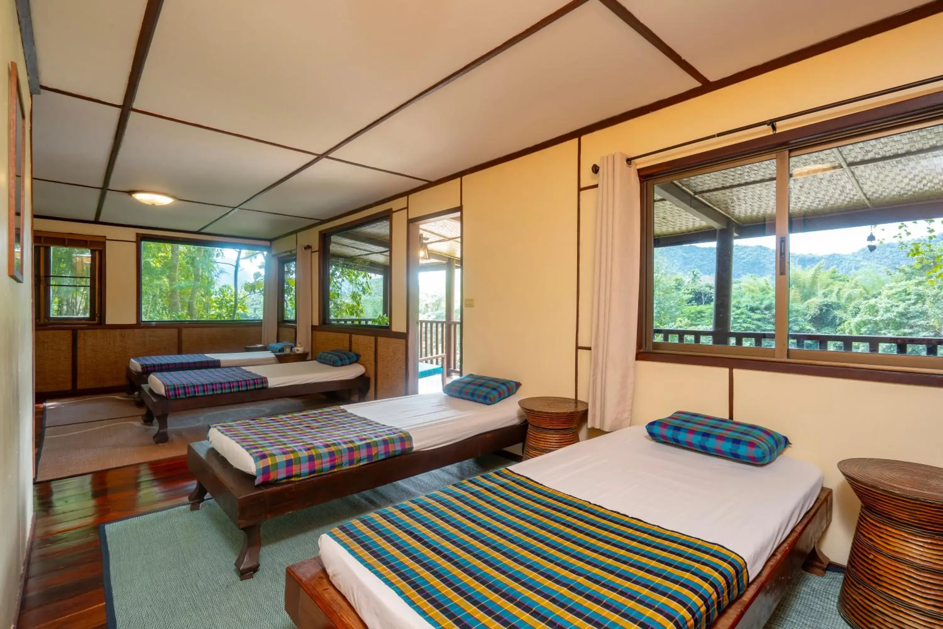 Massage, Bed in Hintok River Camp Massage, Bed in Hintok River Camp