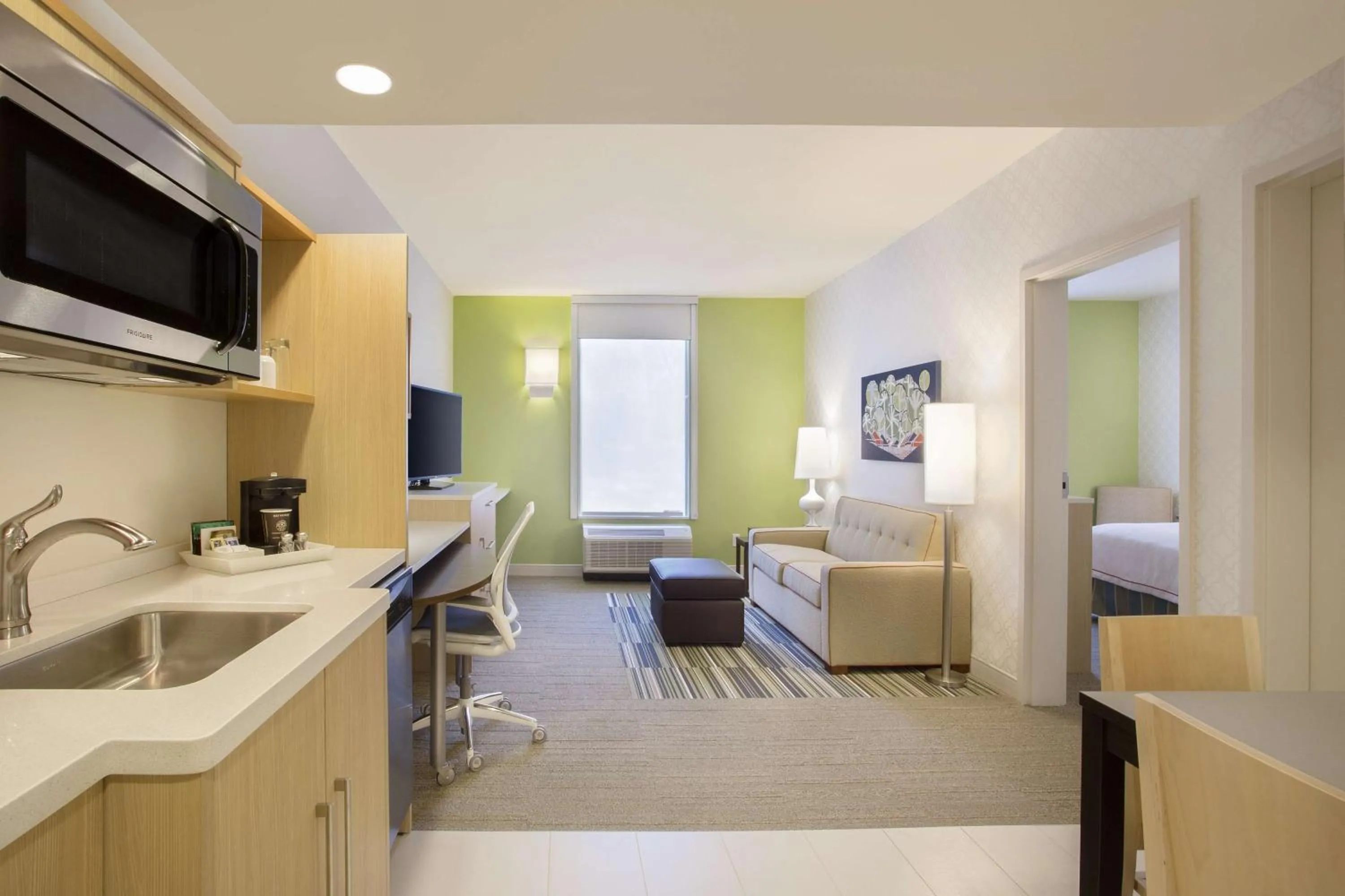 Kitchen or kitchenette, Bed in Home2 Suites By Hilton Oxford