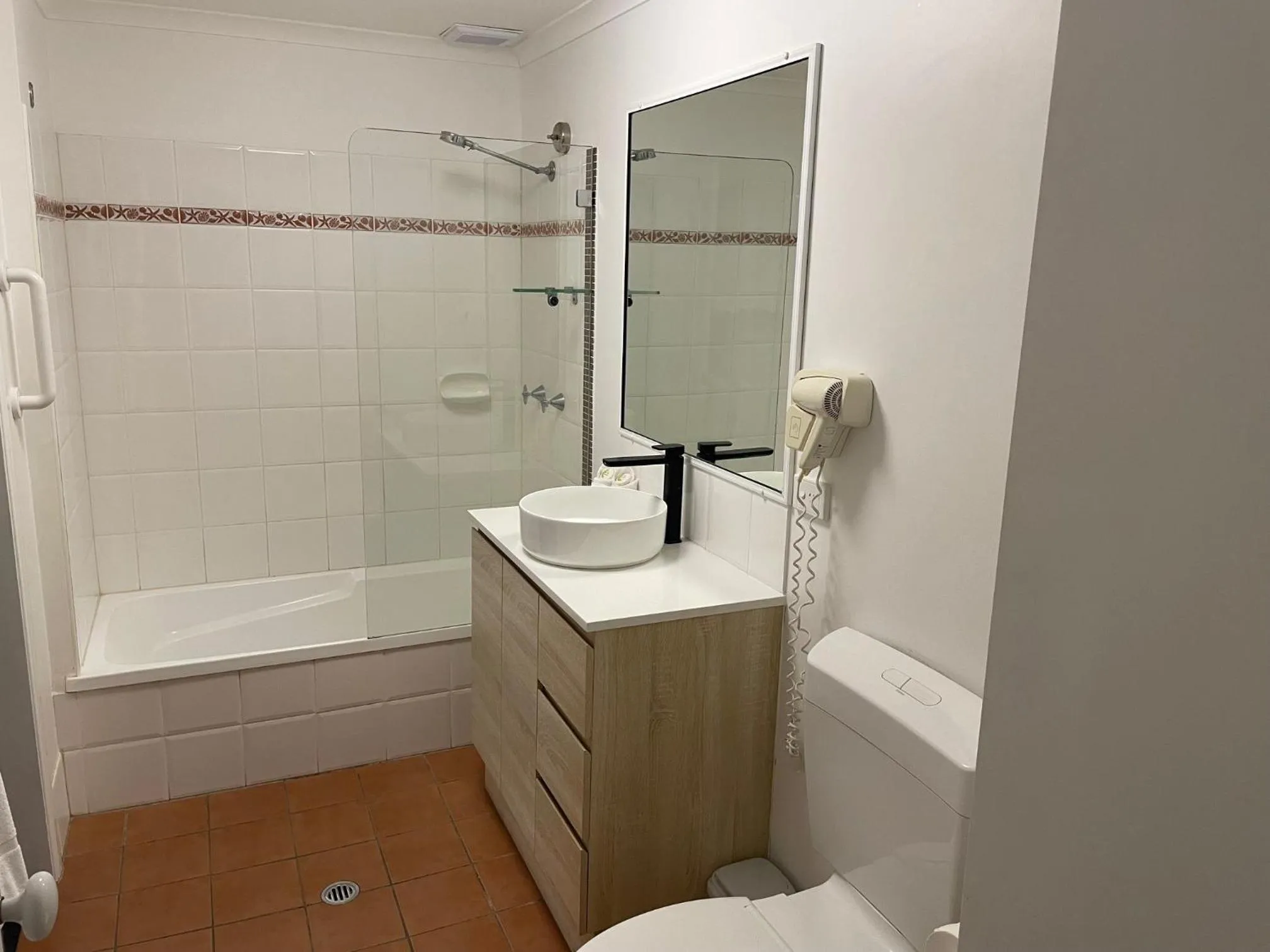 Bathroom in The York Beachfront Holiday Apartments