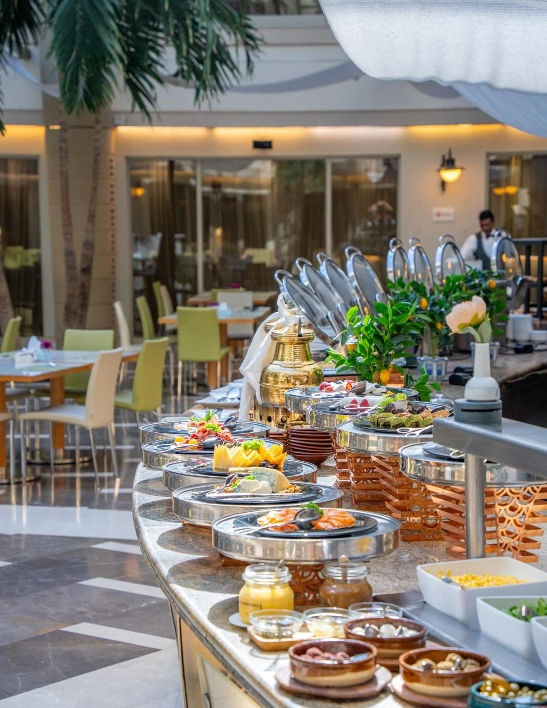 Restaurant/places to eat in Marina Hotel