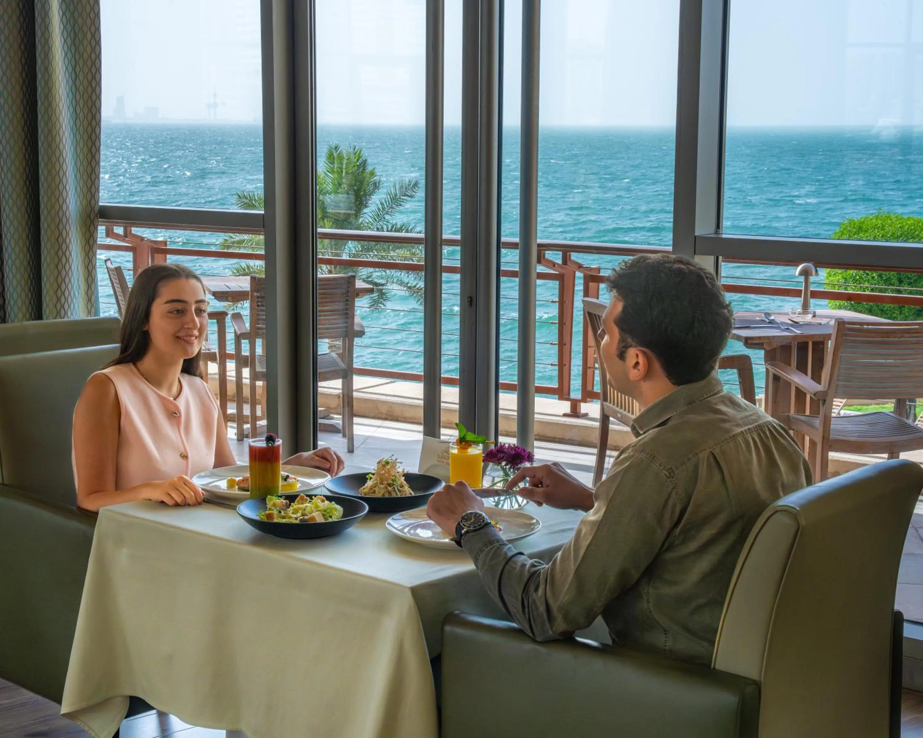 Restaurant/places to eat in Marina Hotel
