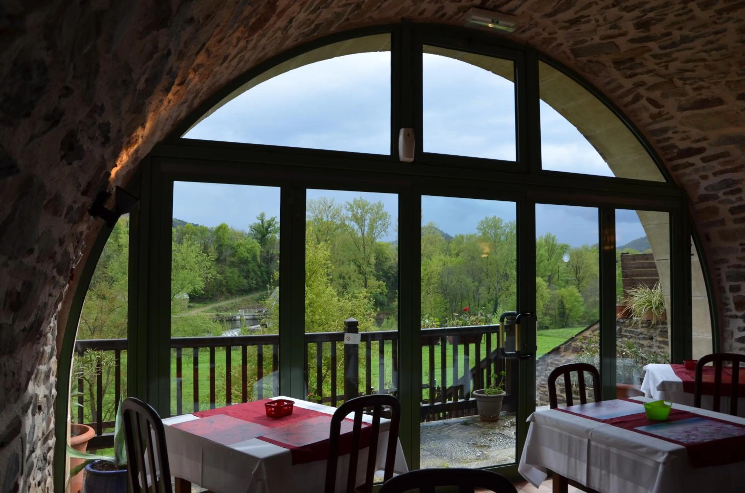 Garden view in B&B Manoir de la Fabrègues