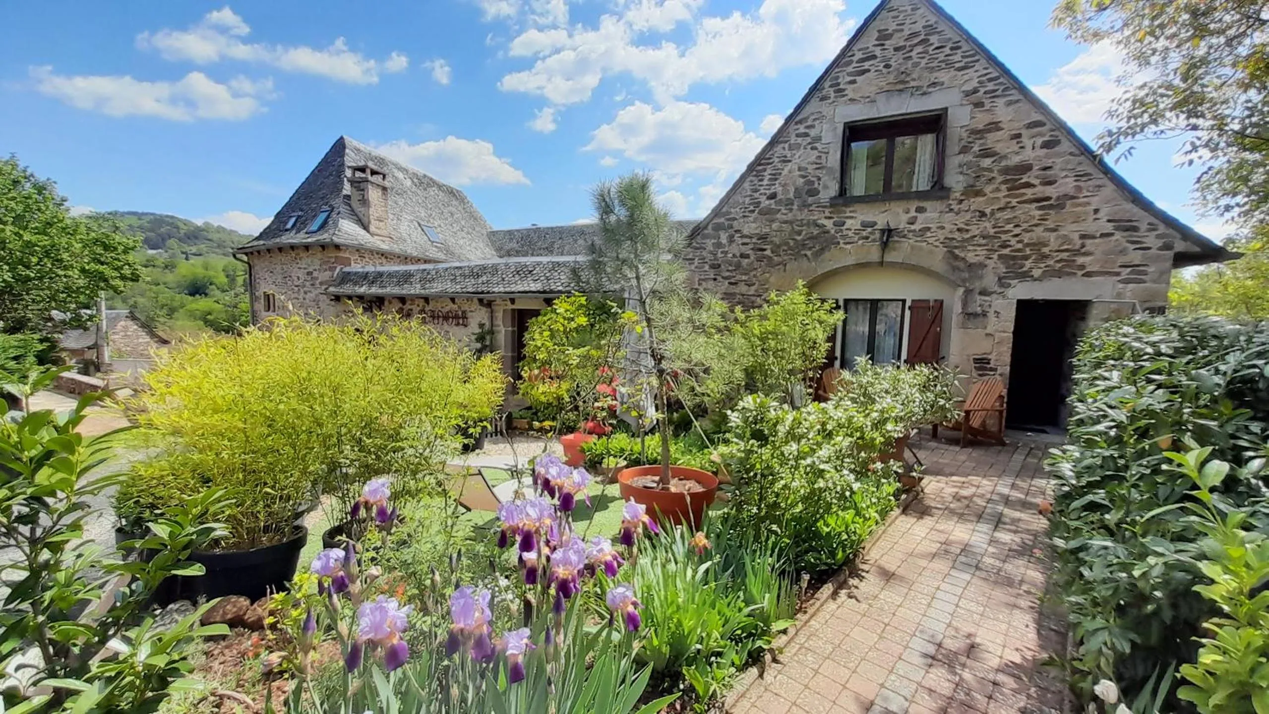 Property building in B&B Manoir de la Fabrègues
