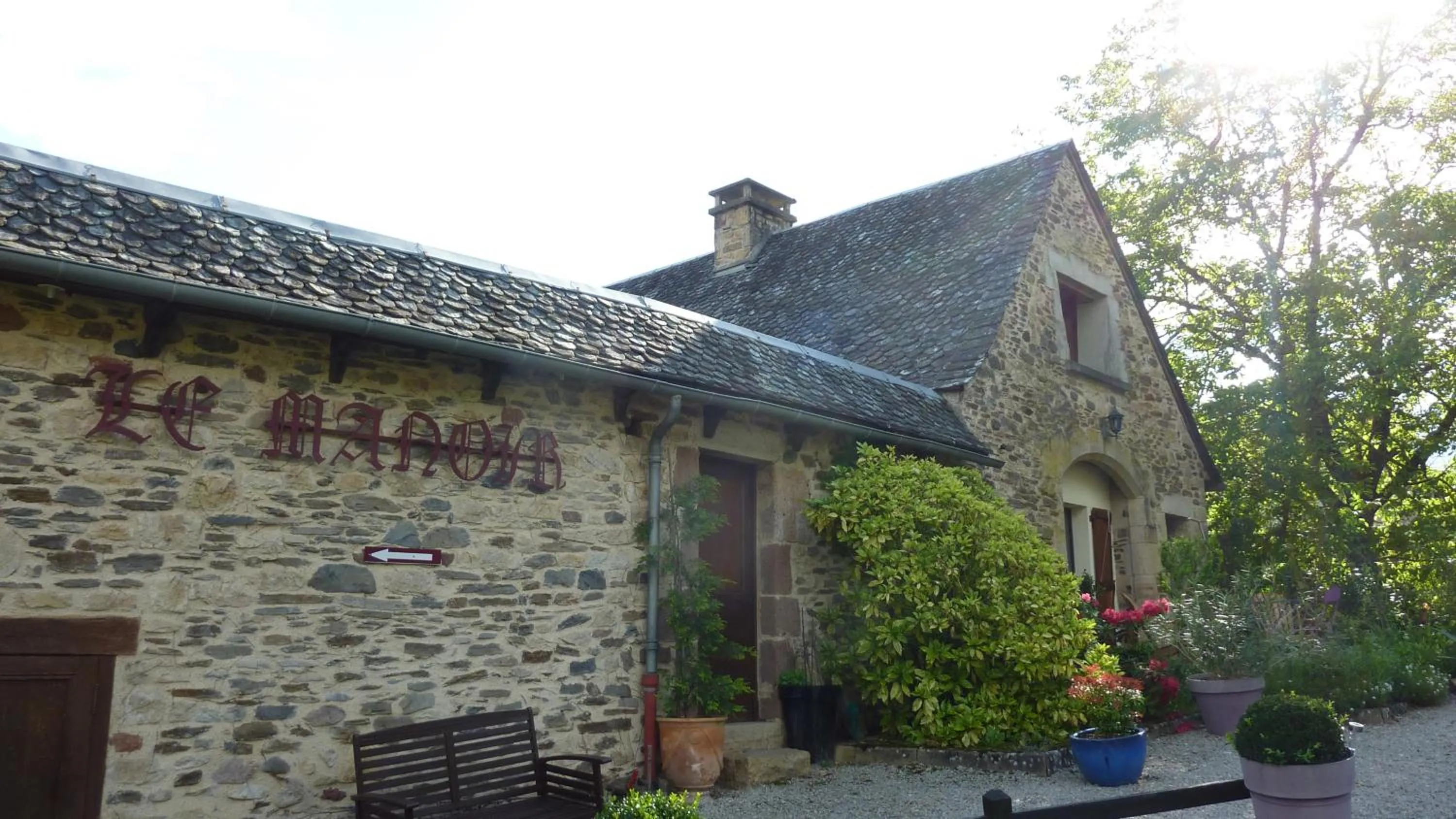 Property building in B&B Manoir de la Fabrègues