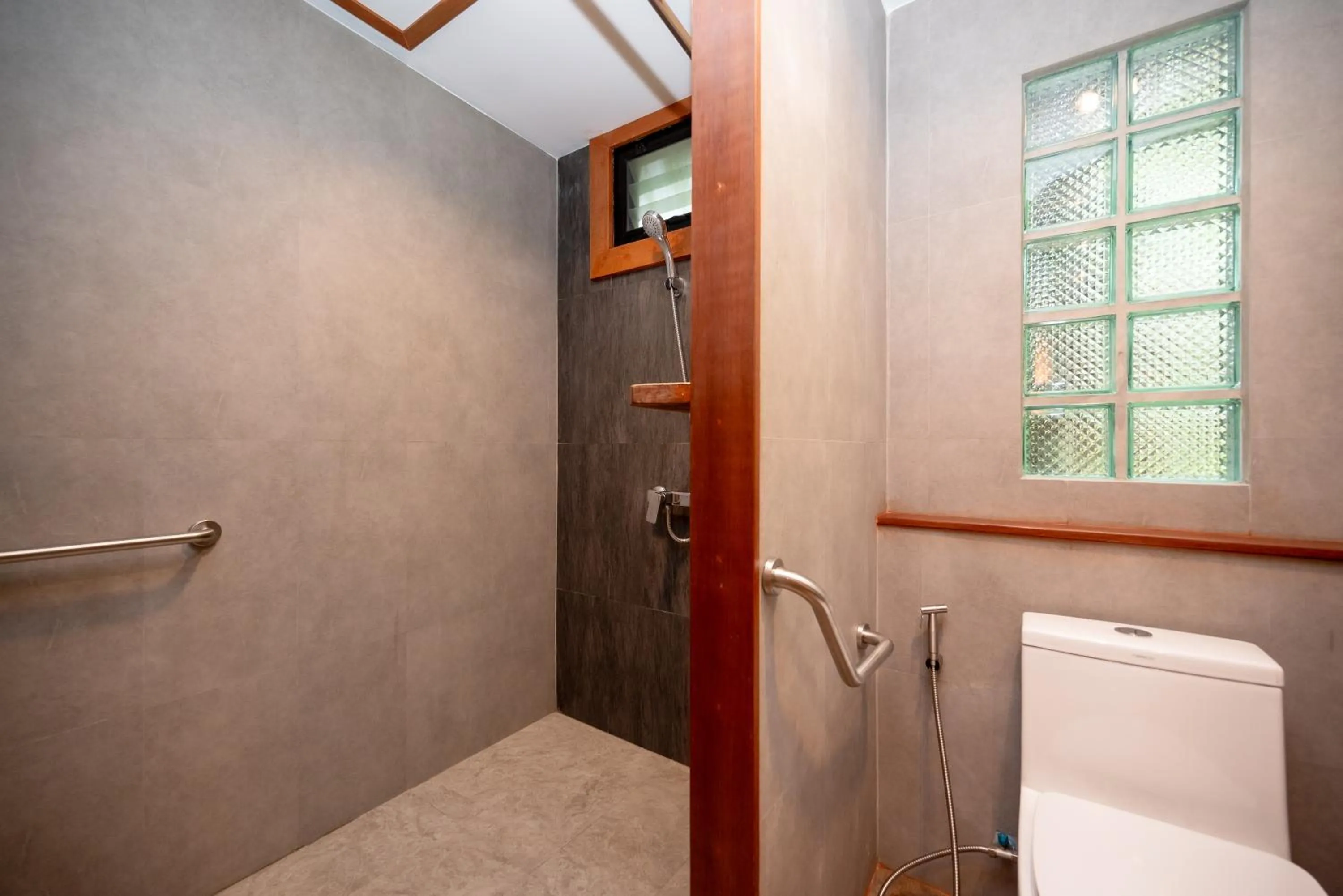 Shower in River Kwai Resotel