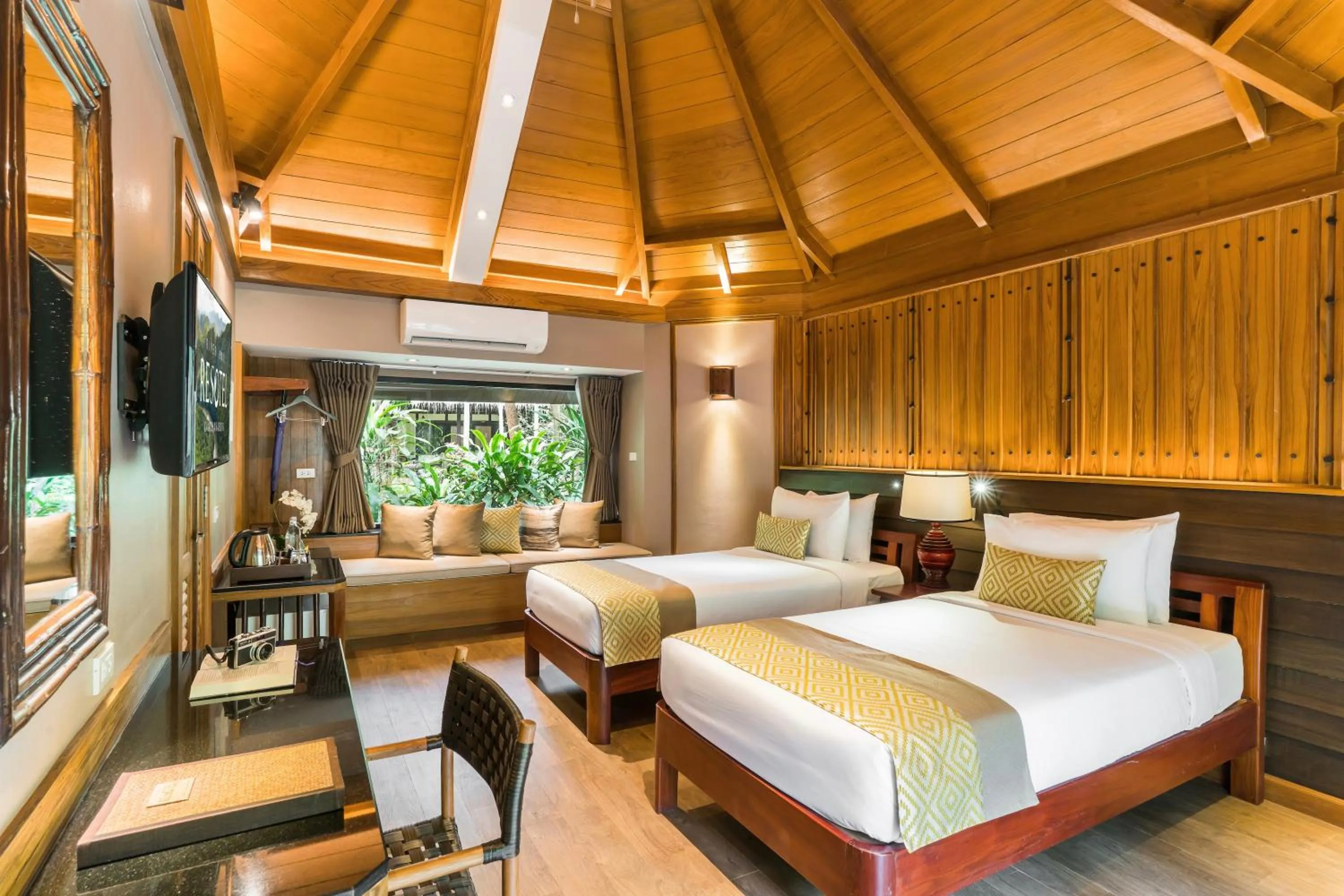 Photo of the whole room, Bed in River Kwai Resotel