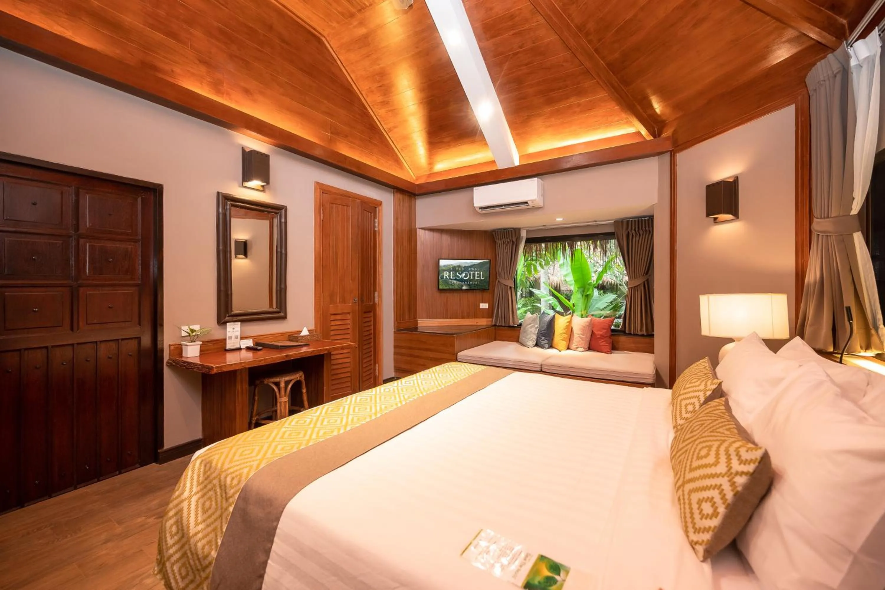 Bedroom, Bed in River Kwai Resotel