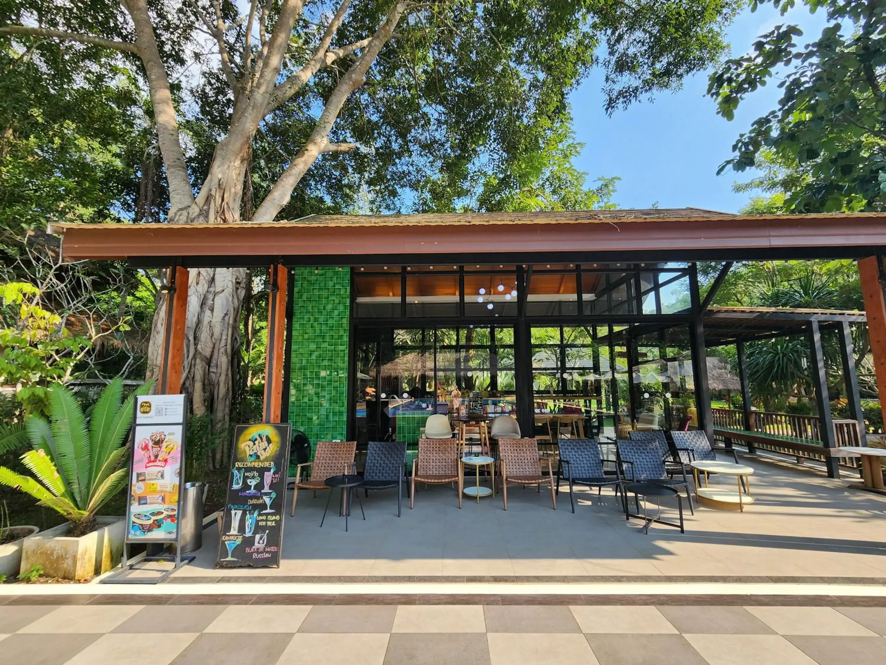 Lounge or bar in River Kwai Resotel Lounge or bar in River Kwai Resotel