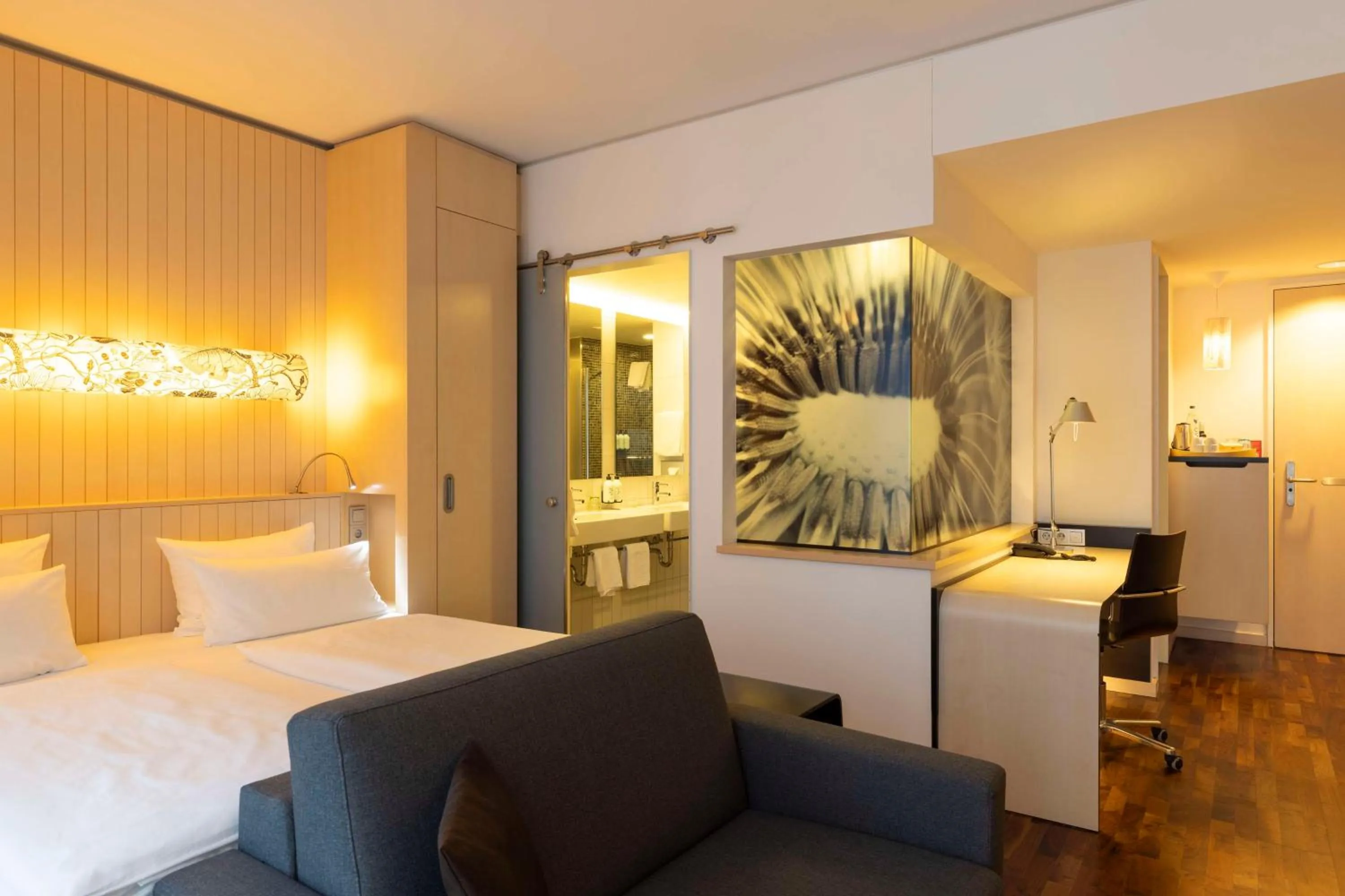 Photo of the whole room, Bed in Scandic Berlin Potsdamer Platz