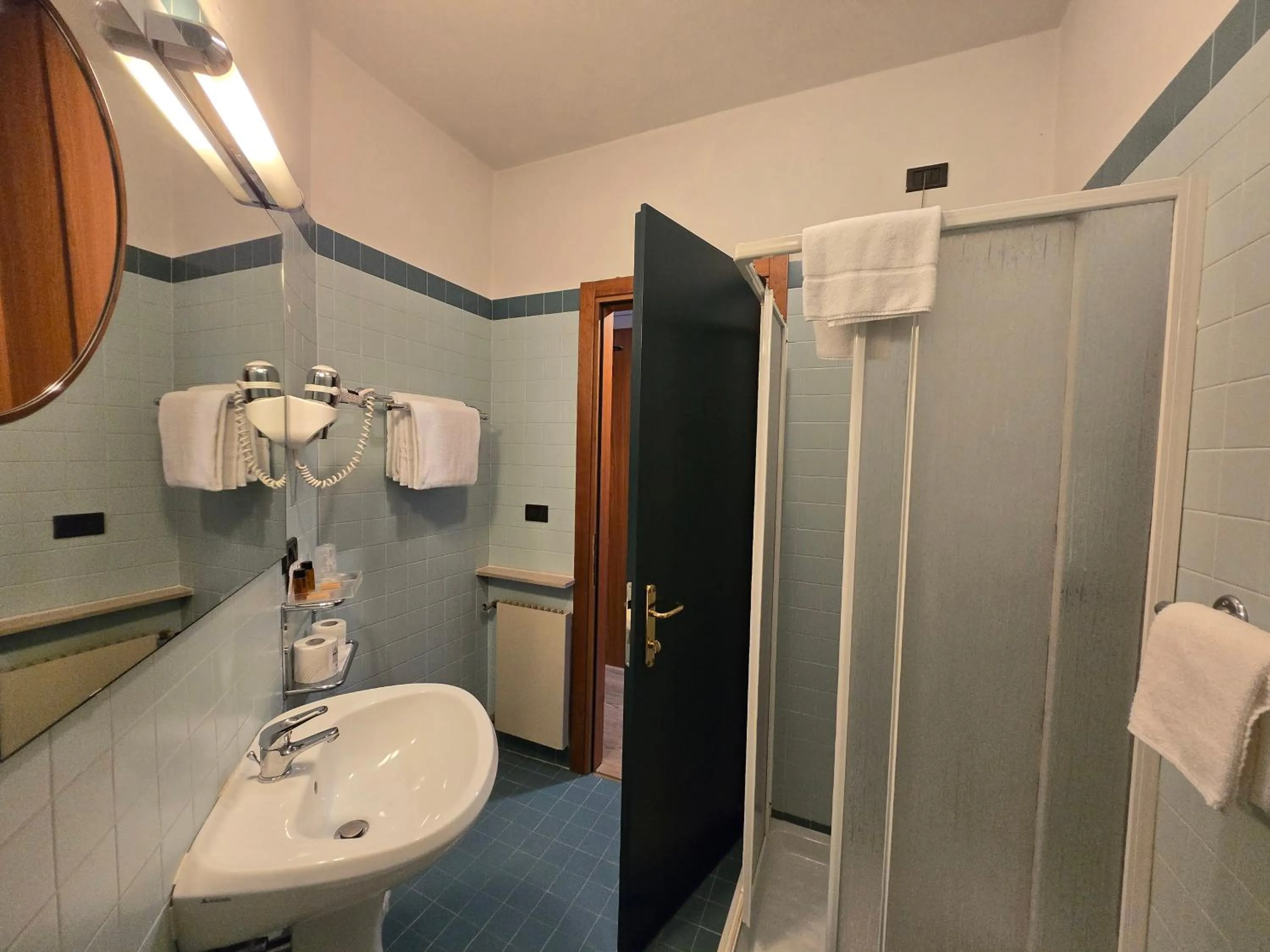 Shower in Hotel Cristallo