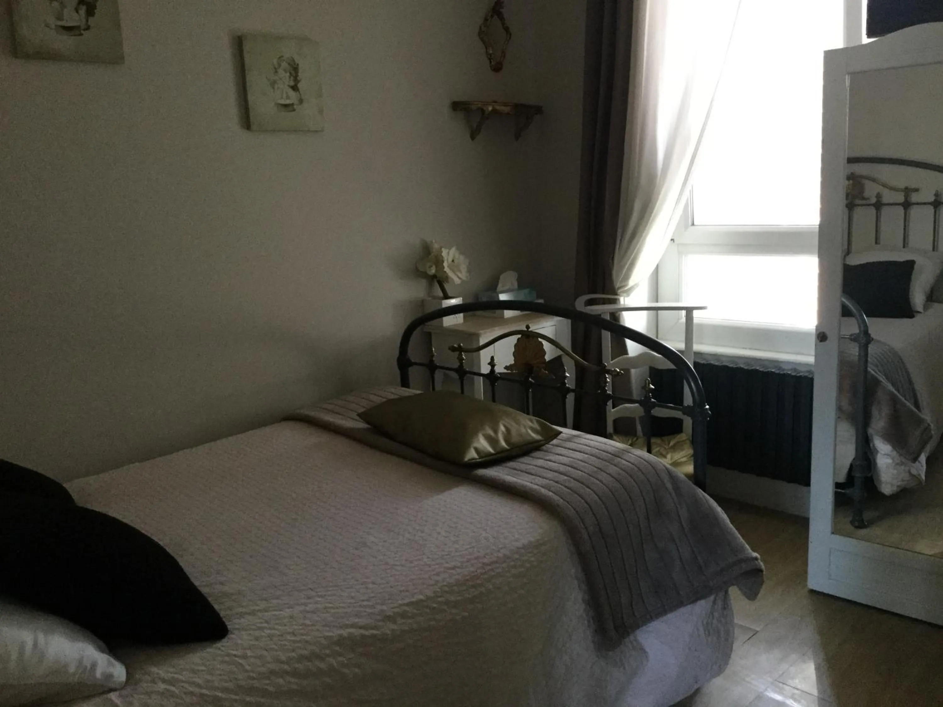 Internal: Not applicable to any particular room, Bed in Le Clos de la tour