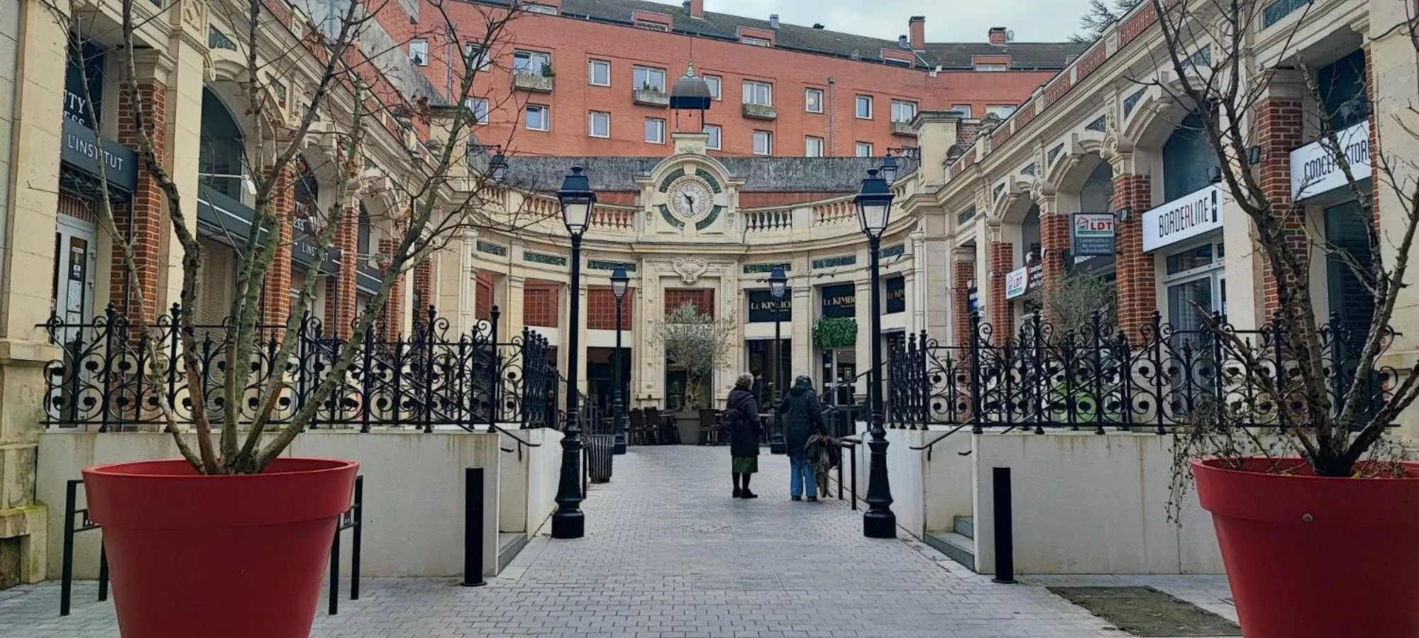 Nearby landmark in Hotel Au Spatial