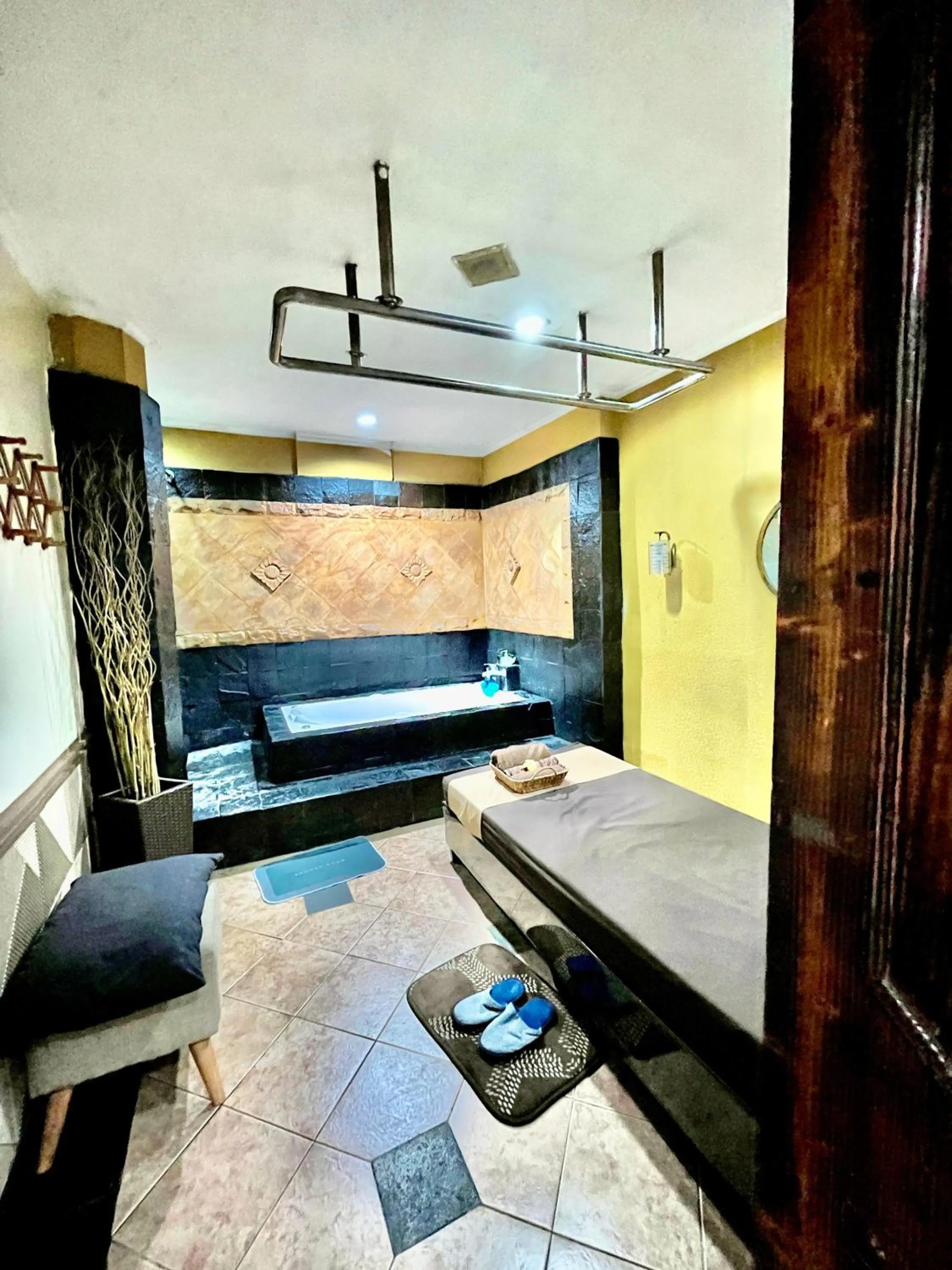 Spa and wellness centre/facilities, Bed in Horison Ultima Bandung