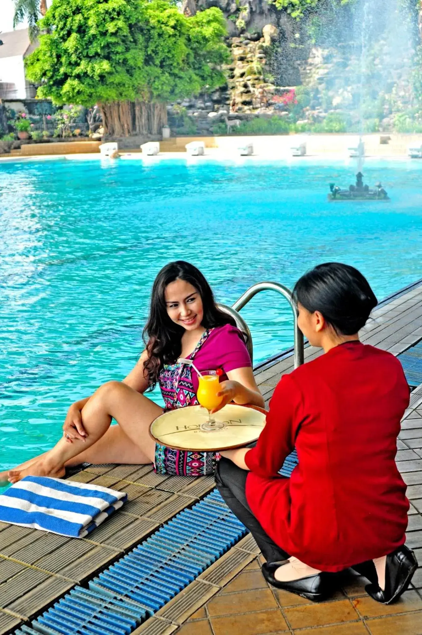 Swimming pool in Horison Ultima Bandung Swimming pool in Horison Ultima Bandung