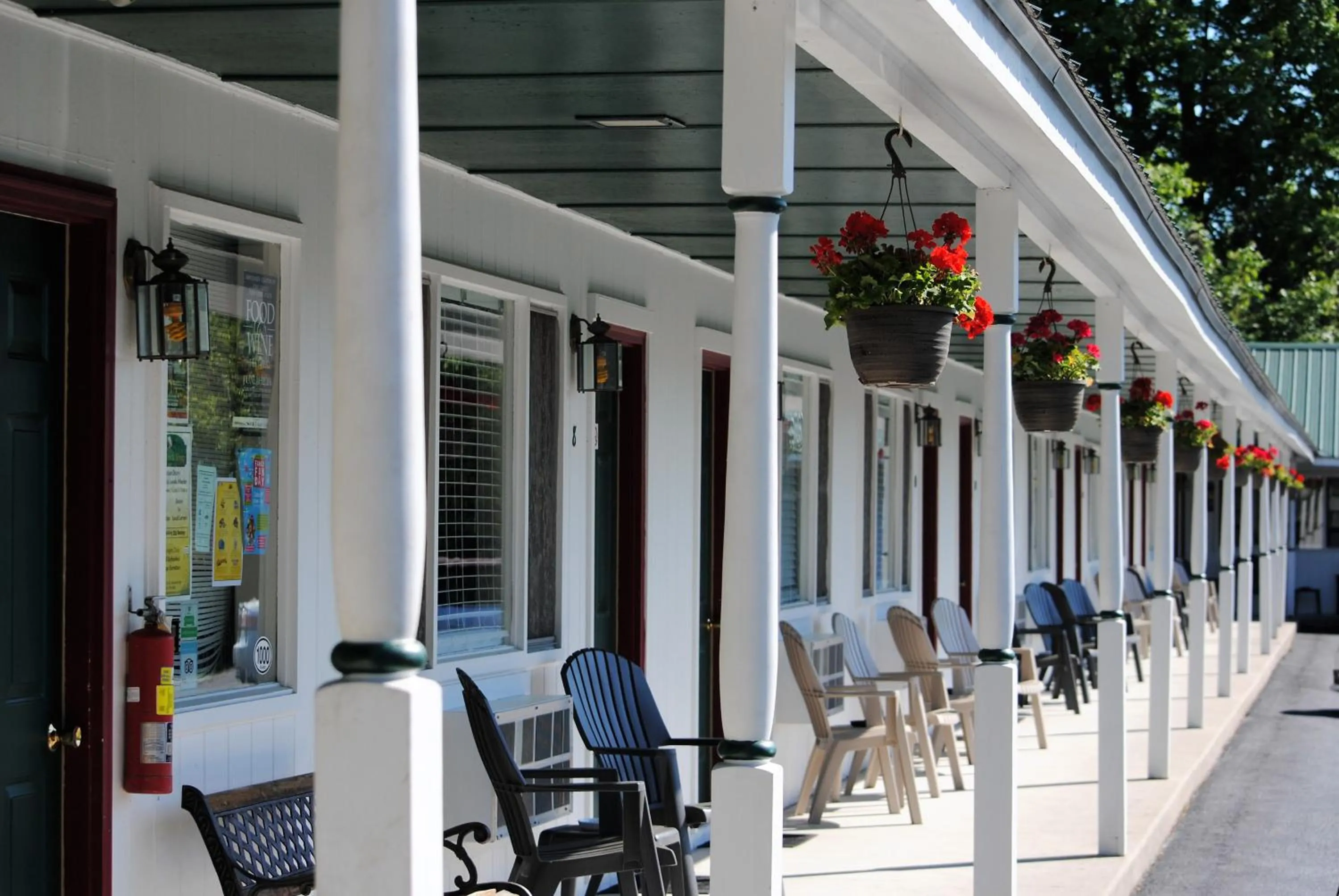 Property building in Rock Ledge Motel