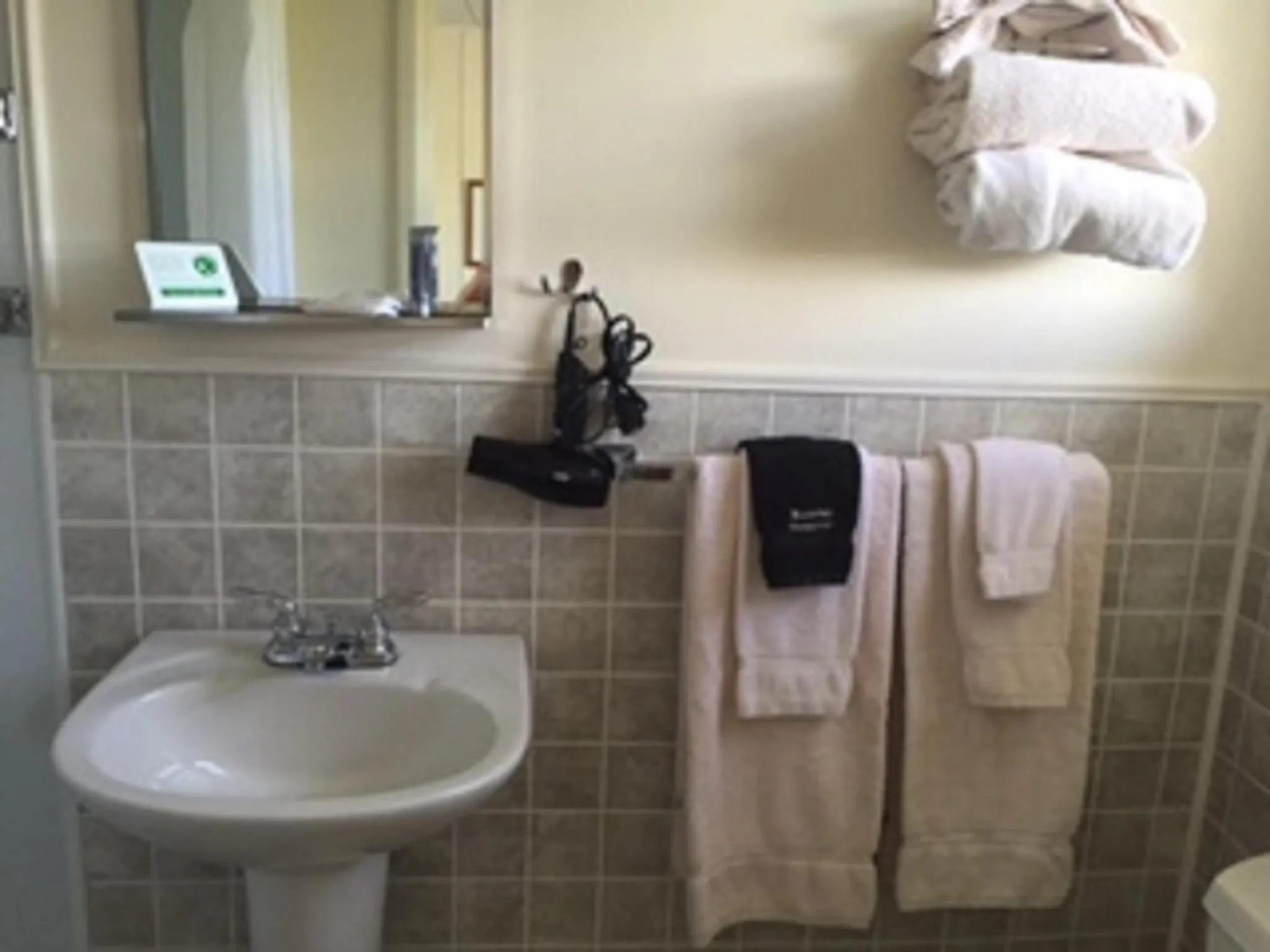 Bathroom in Rock Ledge Motel