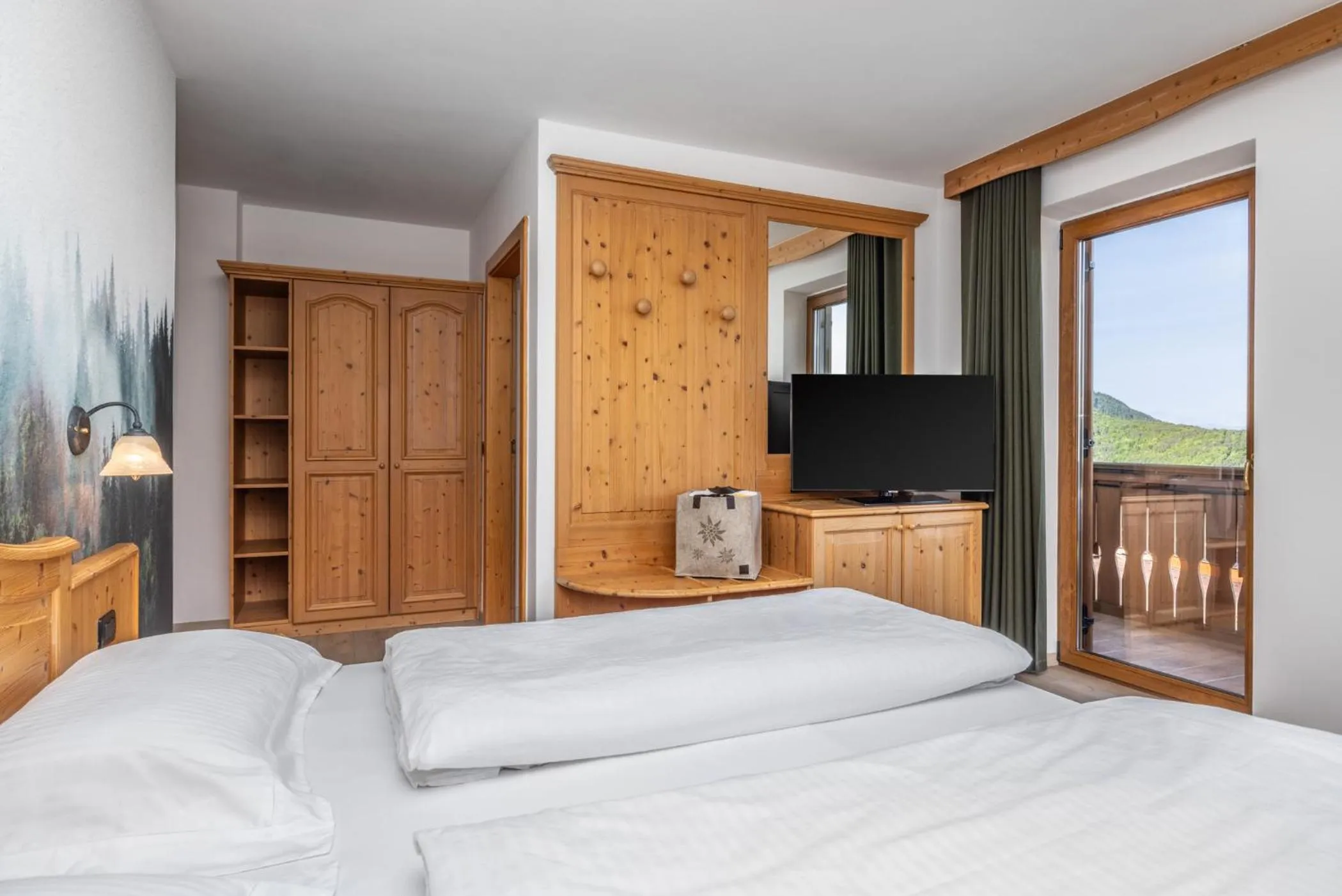 Bed in Hotel Tirol- Natural Idyll