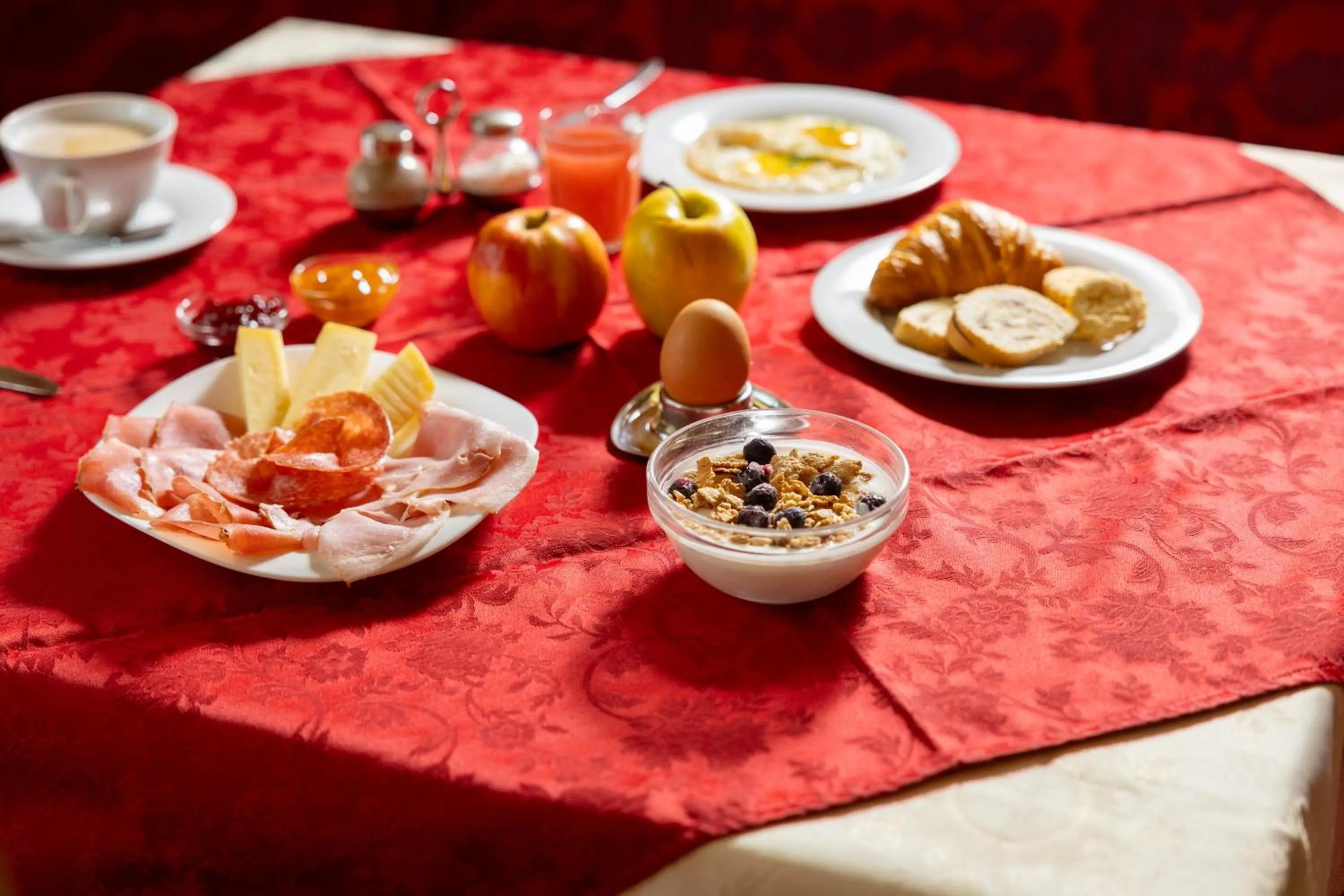 Breakfast in Hotel Tirol- Natural Idyll