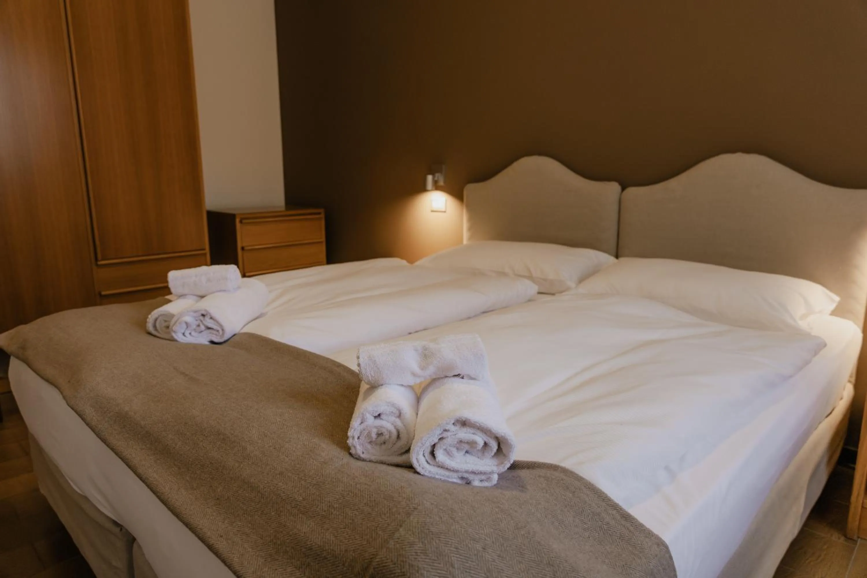 Bedroom, Bed in Hotel Costaverde "ai Roni"