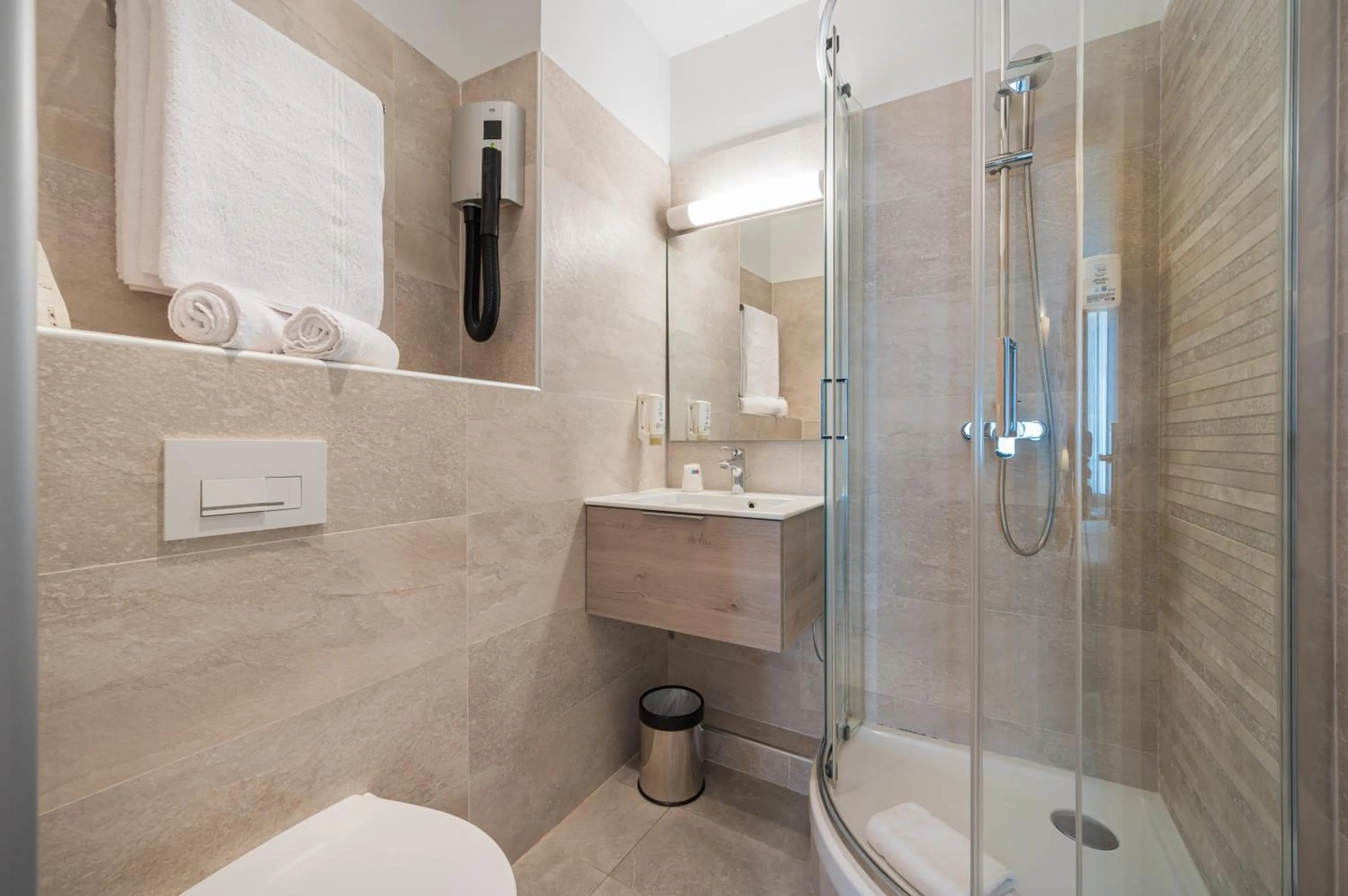 Bathroom in Hotel Select