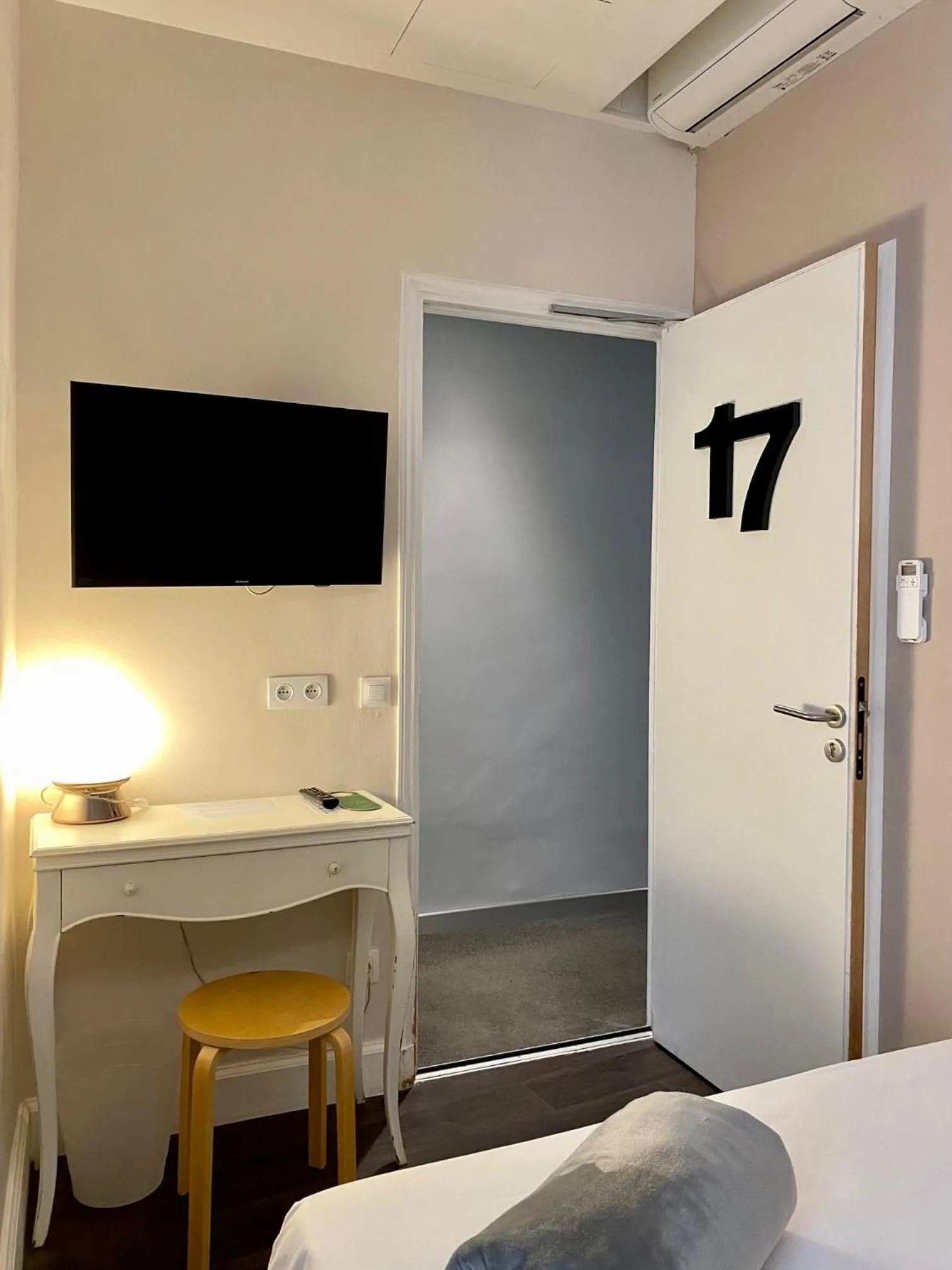 Bedroom, Bed in Hotel Select