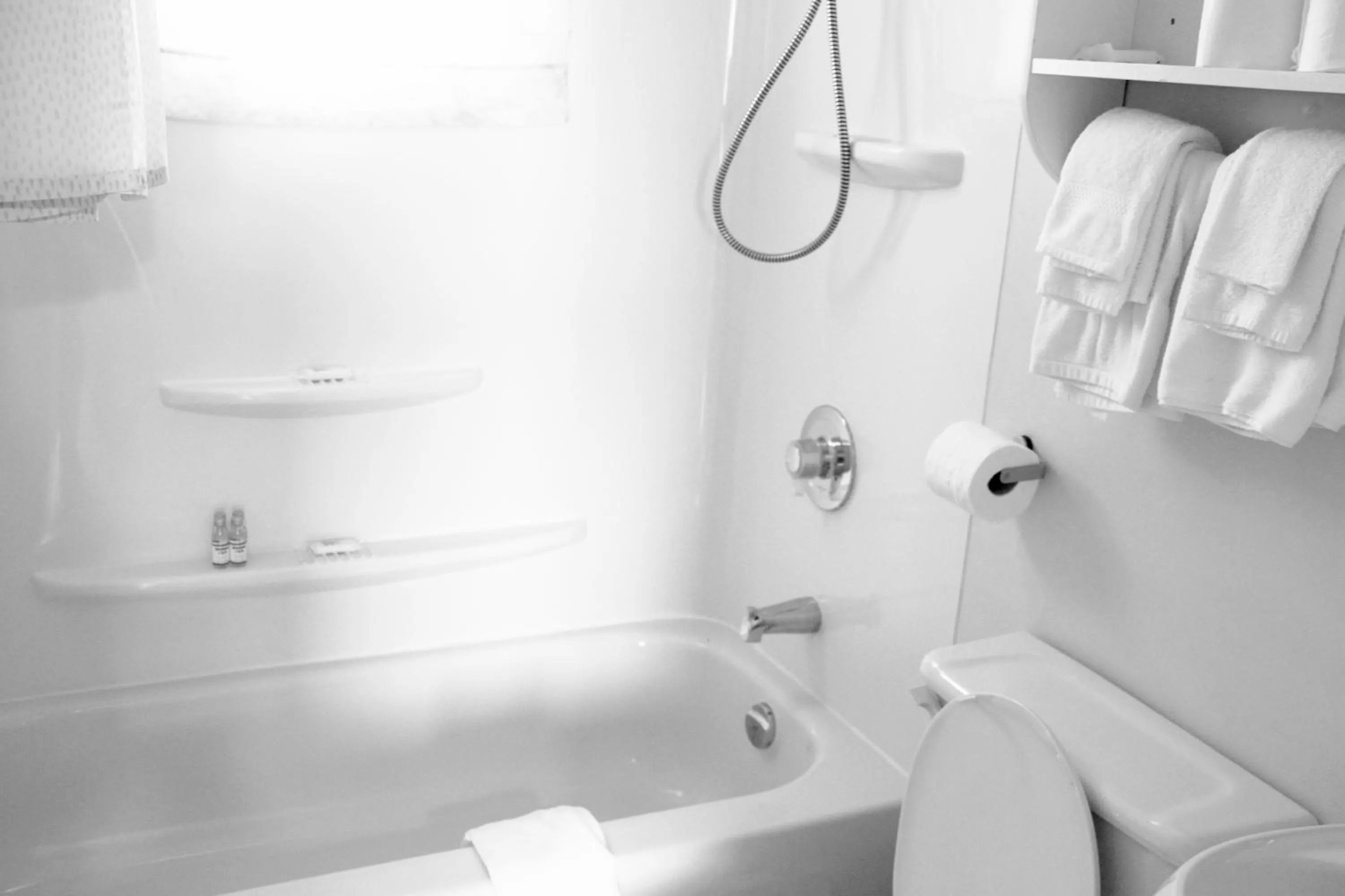 Shower in Rustico Acres Cottages