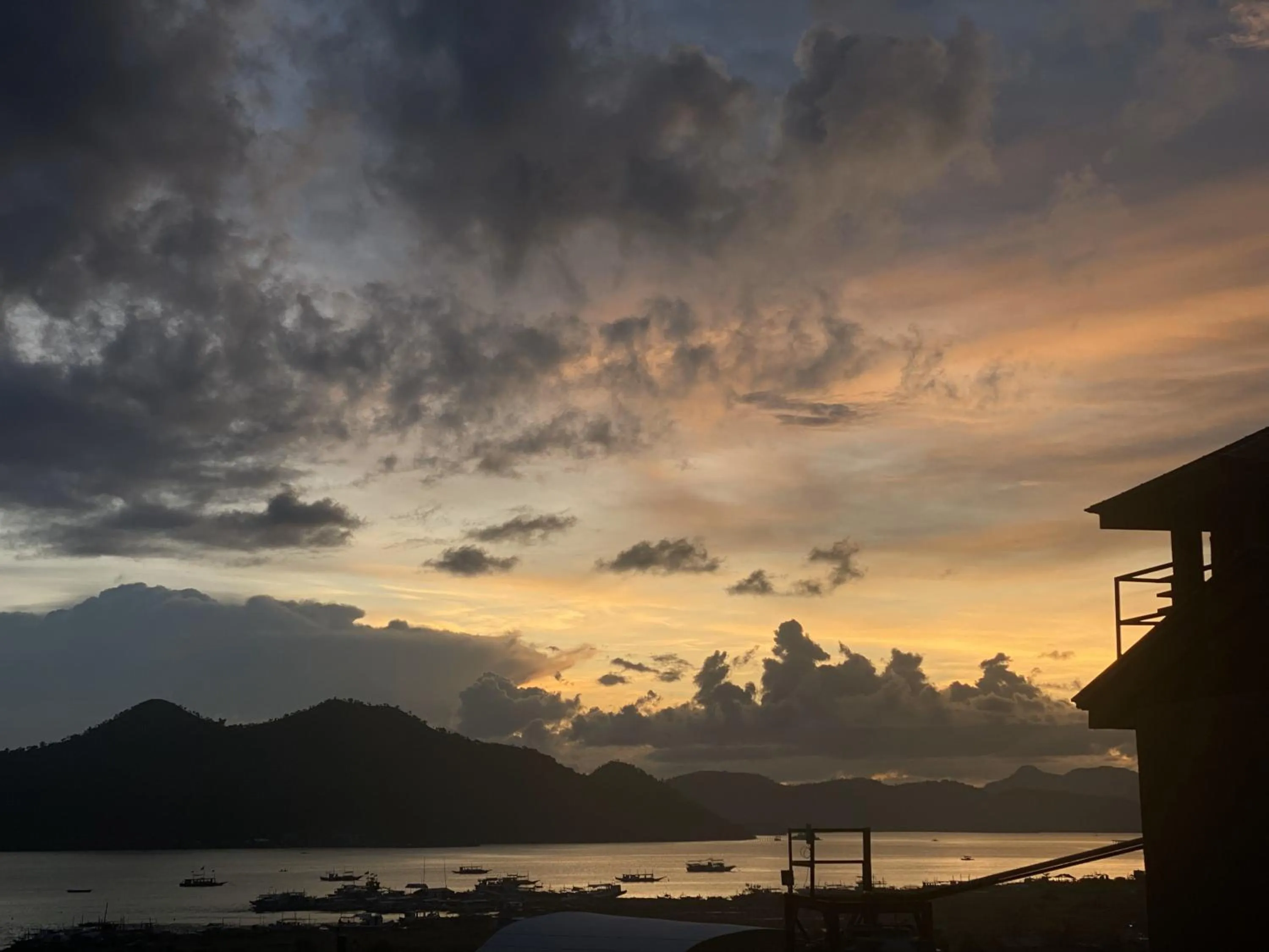 Property building in Macky's Hidden Inn