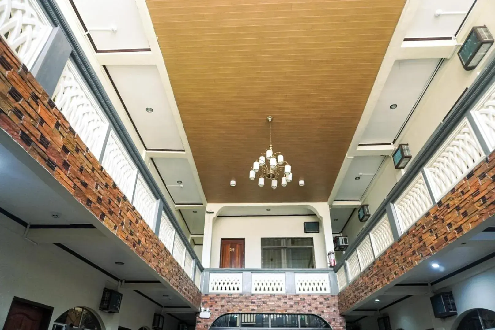 Property building in Macky's Hidden Inn Property building in Macky's Hidden Inn