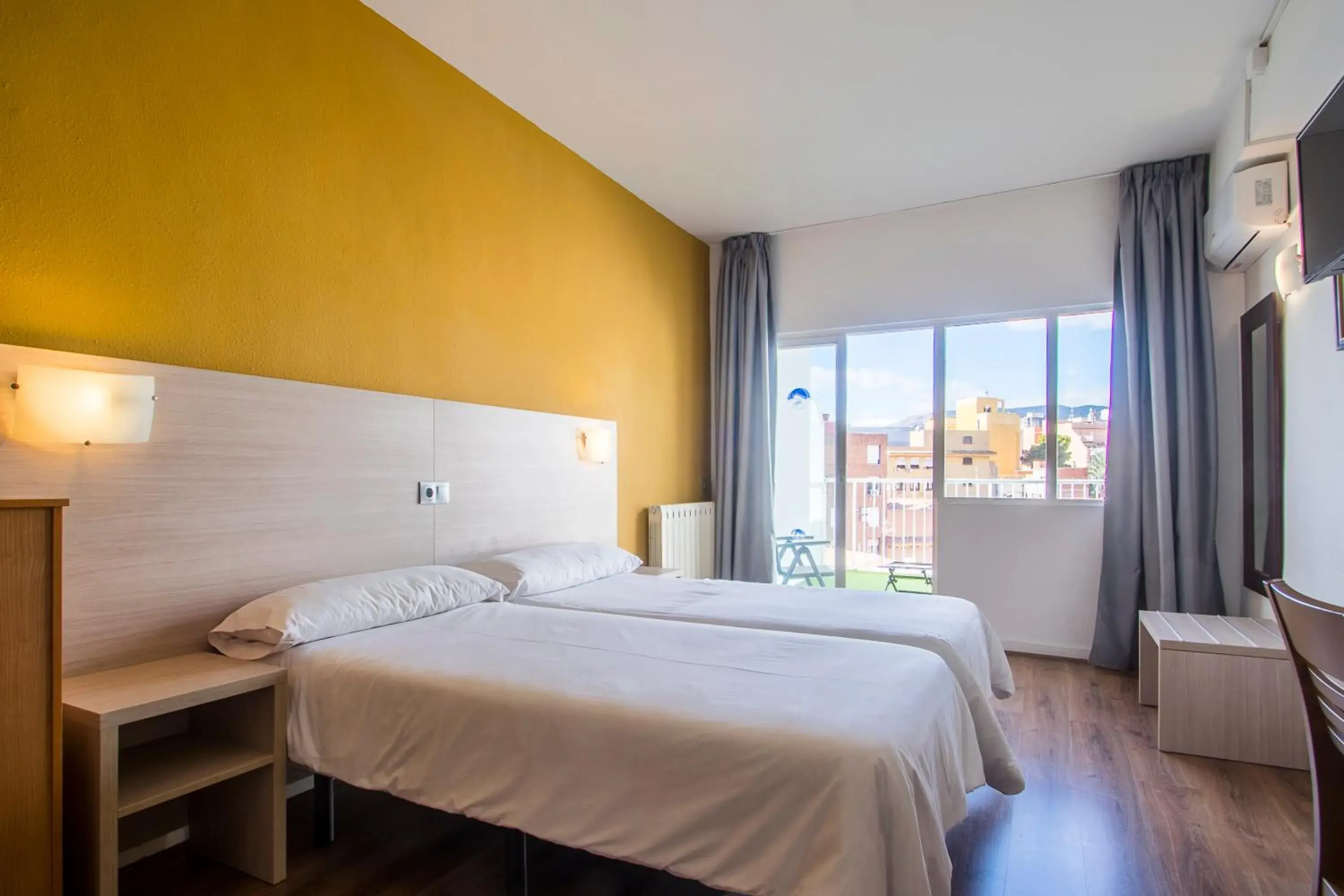 Photo of the whole room, Bed in Hotel Benidorm City Olympia Photo of the whole room, Bed in Hotel Benidorm City Olympia