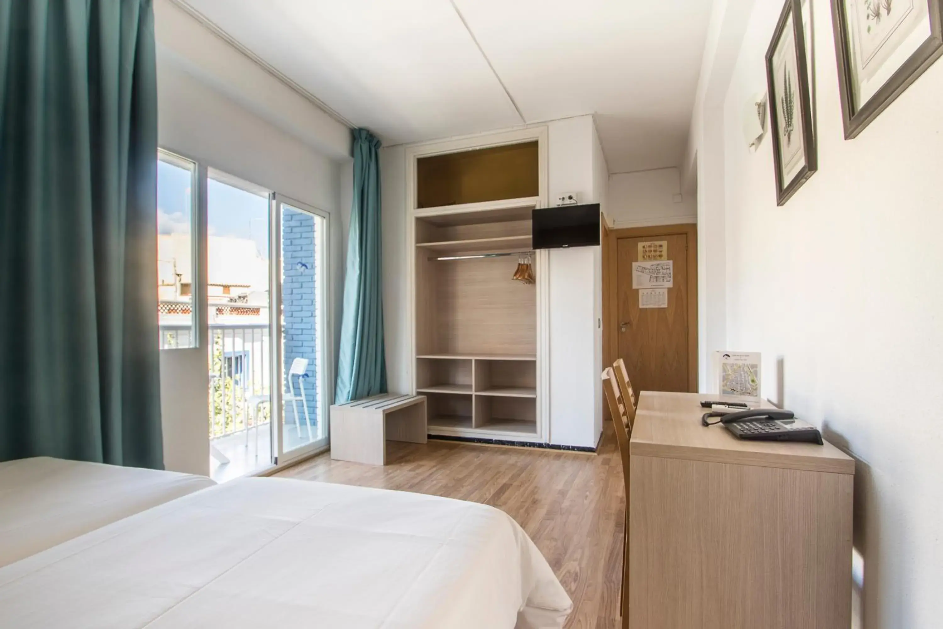 Photo of the whole room, Bed in Hotel Benidorm City Olympia Photo of the whole room, Bed in Hotel Benidorm City Olympia