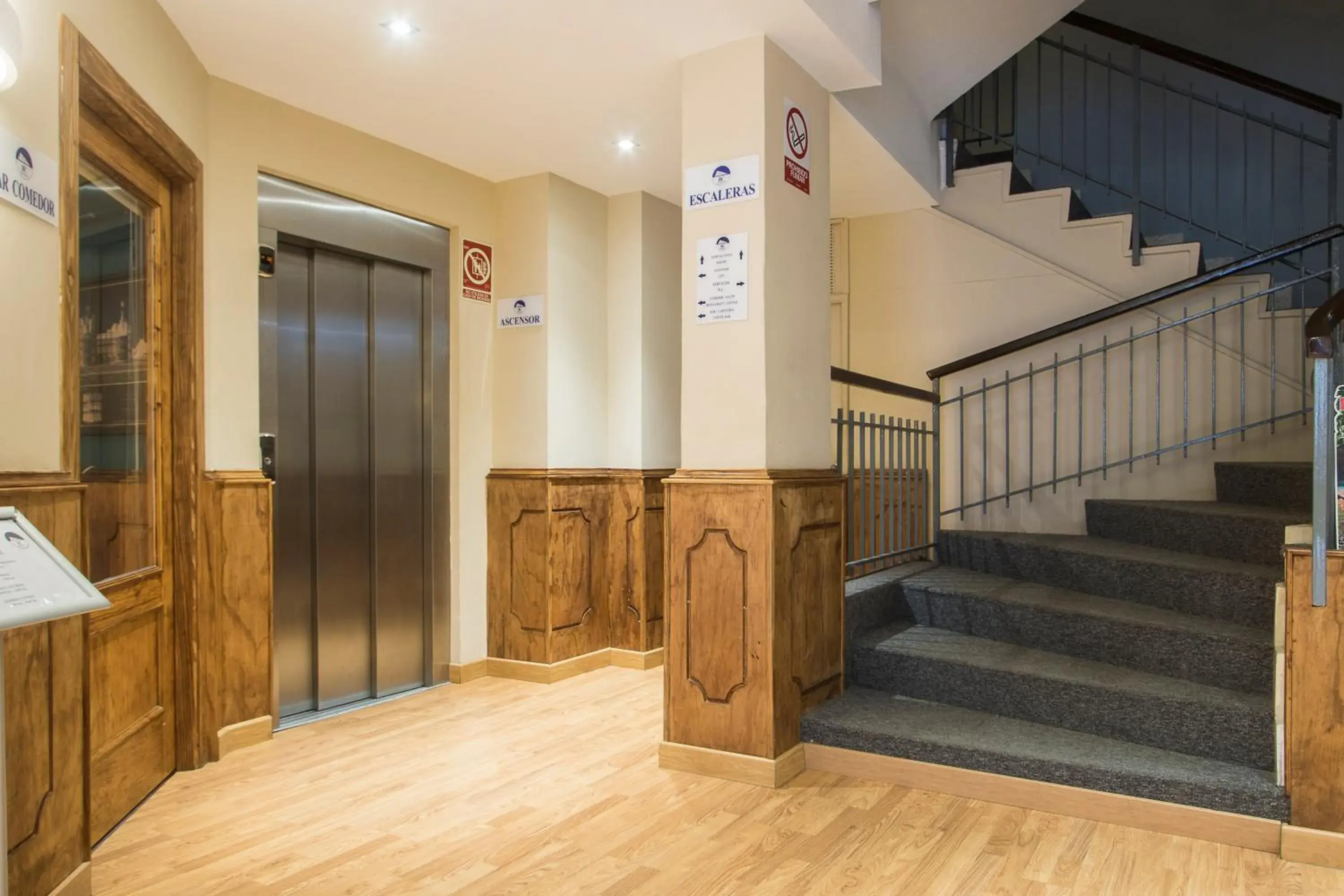 Lobby or reception in Hotel Benidorm City Olympia Lobby or reception in Hotel Benidorm City Olympia