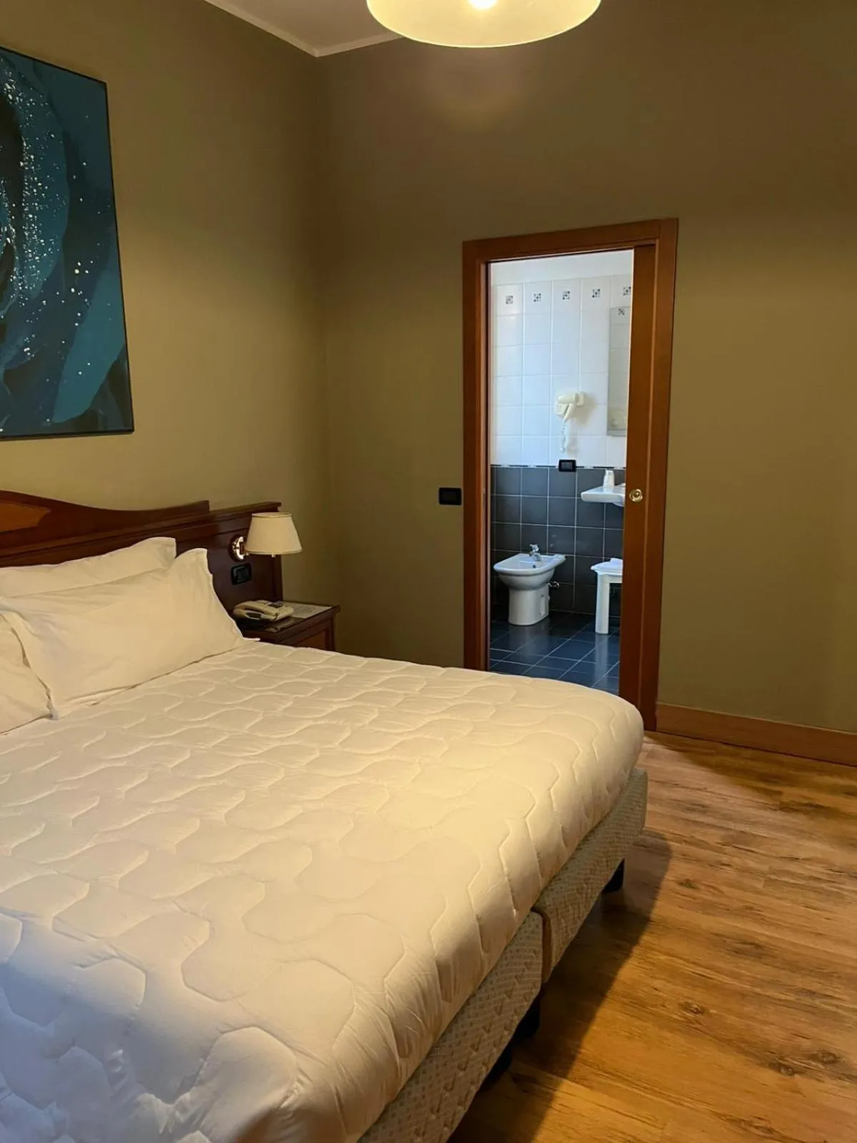 Bedroom, Bed in Hotel De La Ville