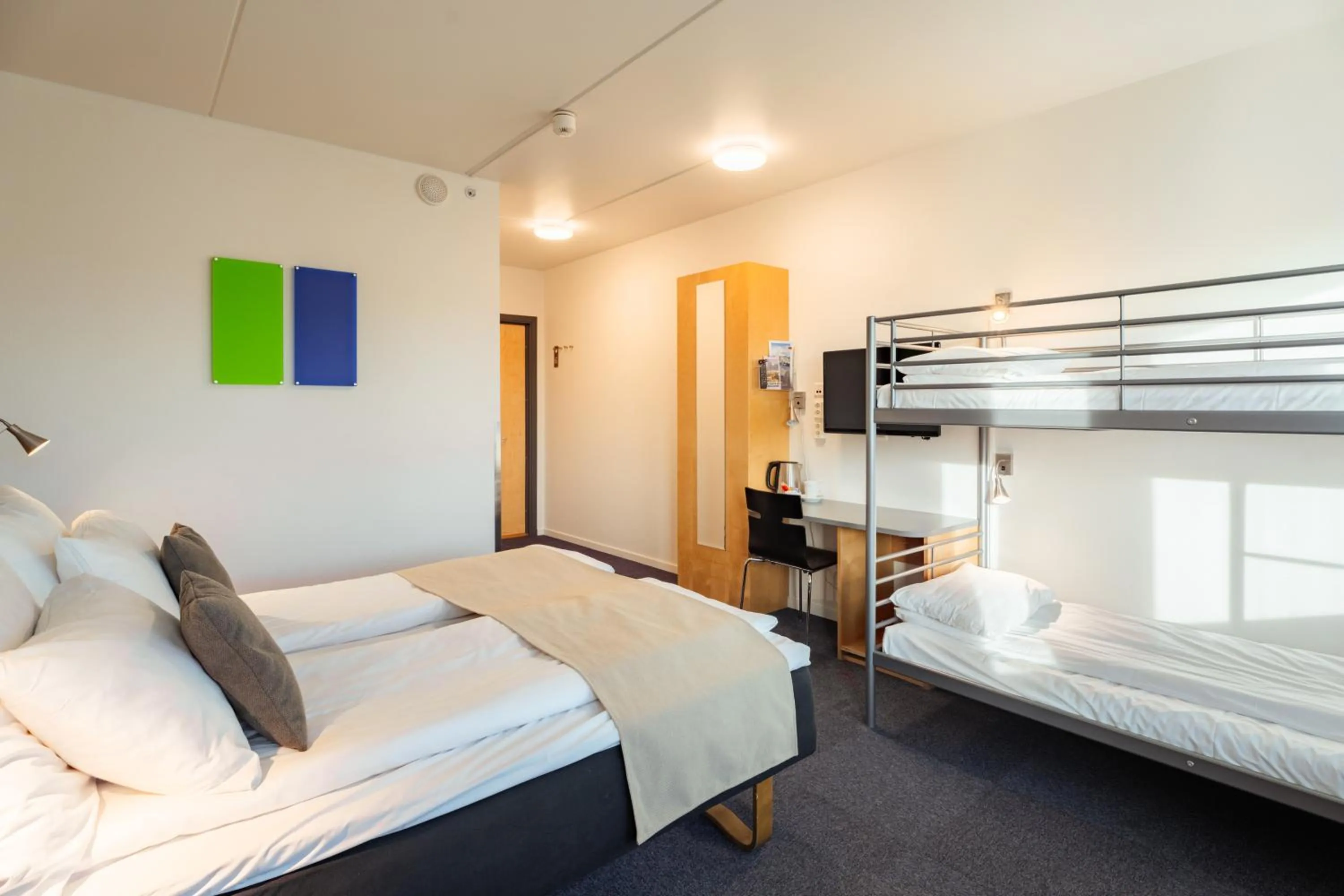 Photo of the whole room, Bed in St Svithun Hotel