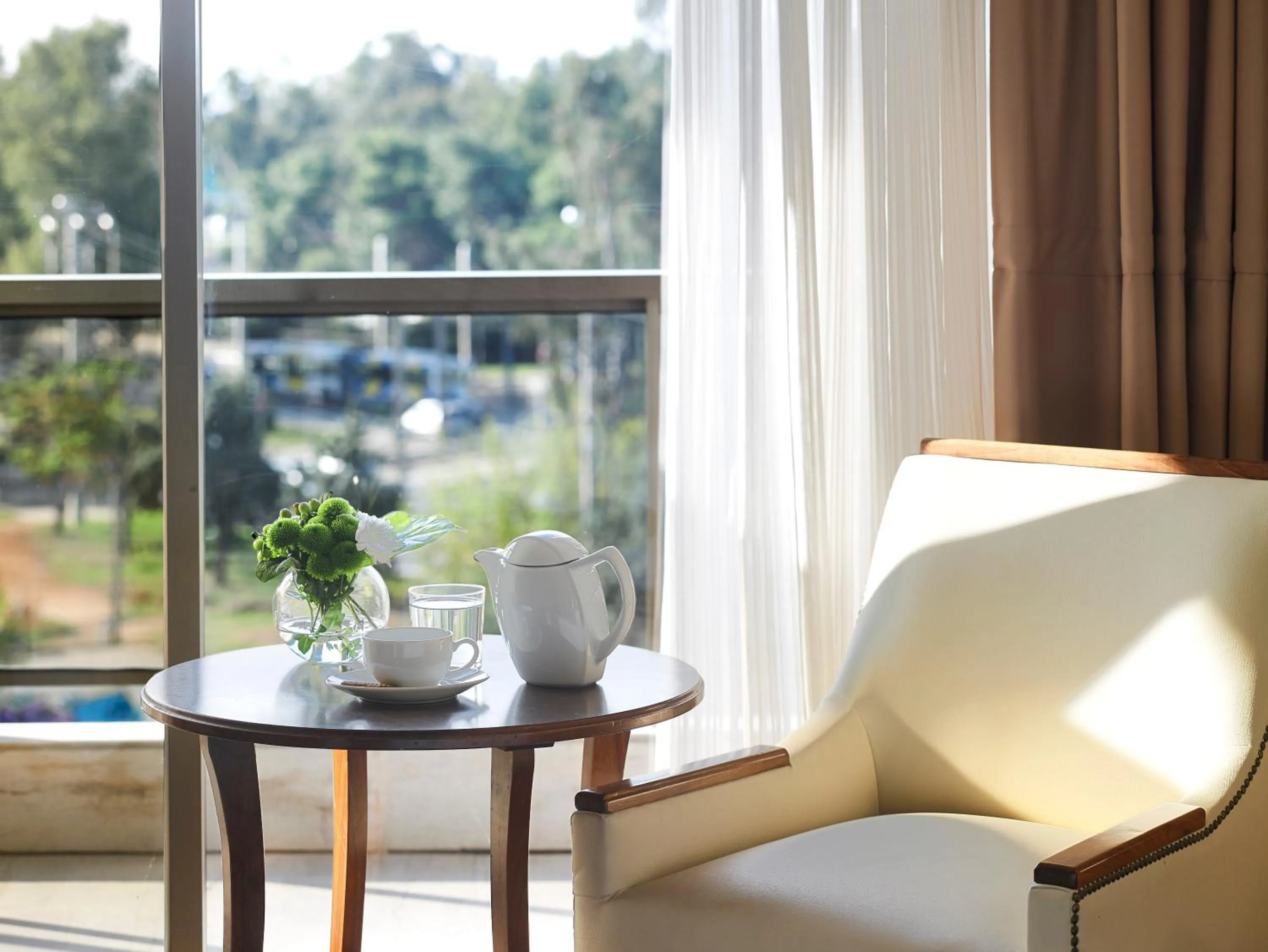 Day in Golden Sun Hotel