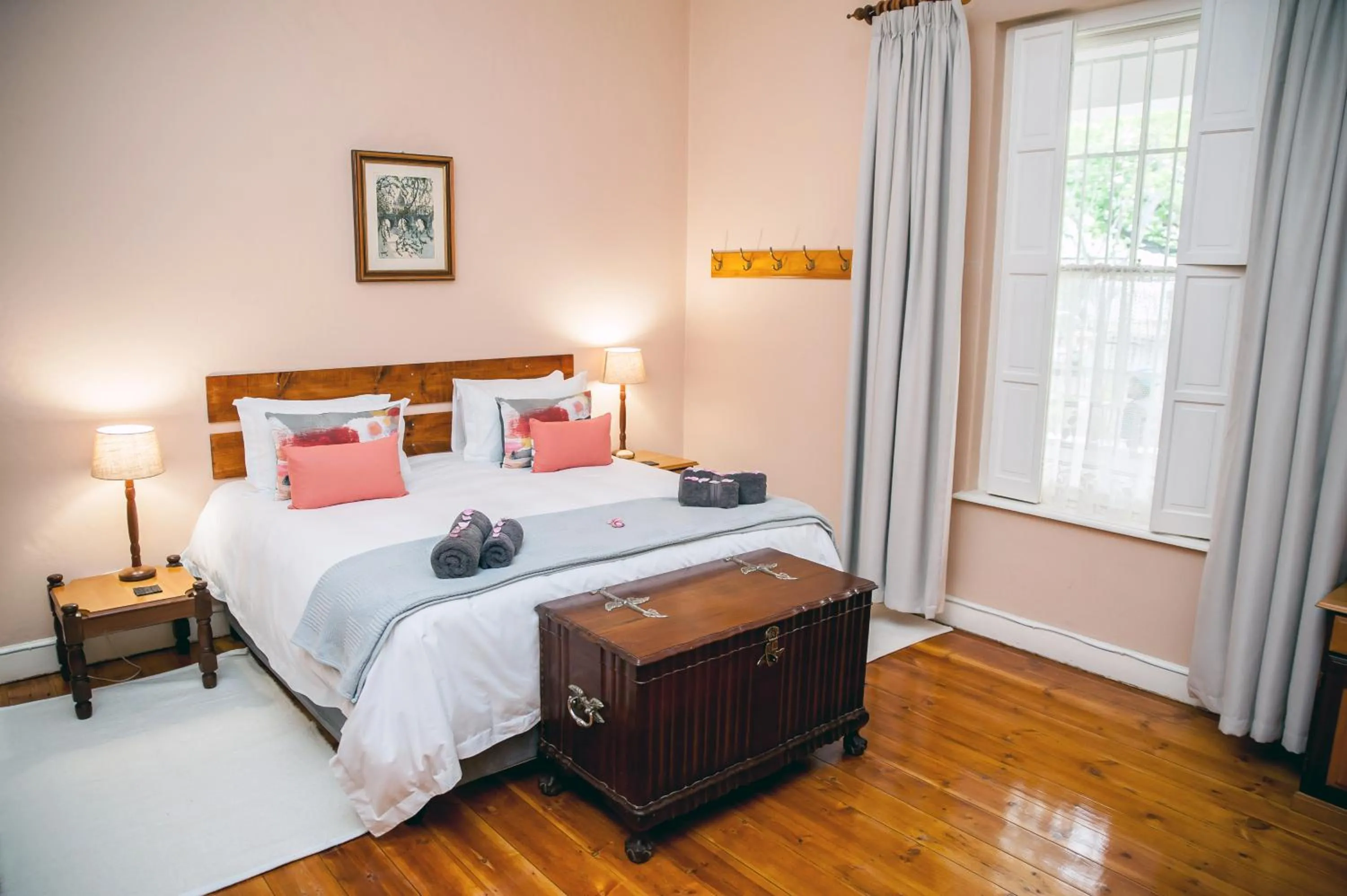 King Room - single occupancy in Petal's Place