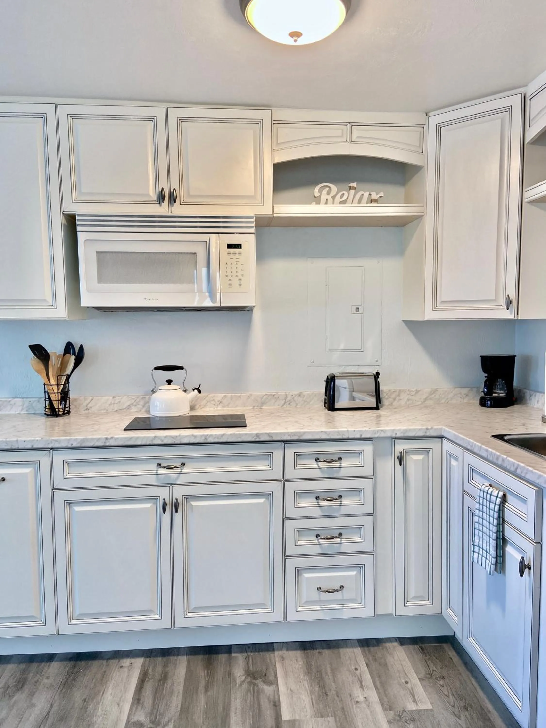 Kitchen or kitchenette in Organic Beach Retreat