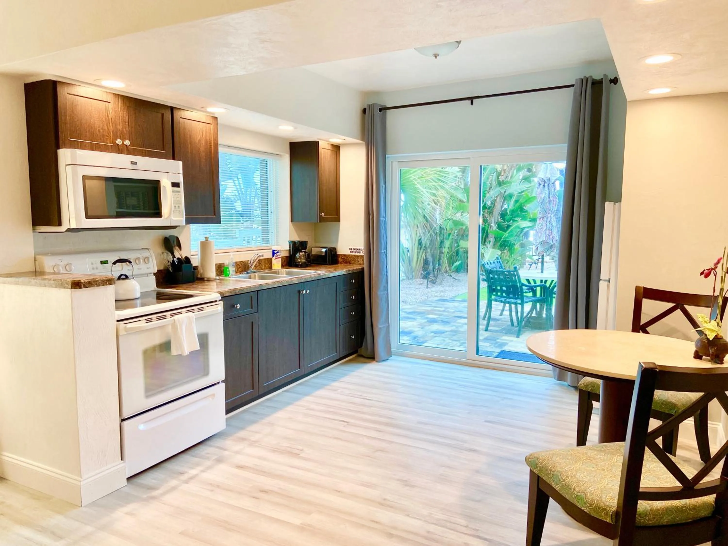 Dining area in Organic Beach Retreat