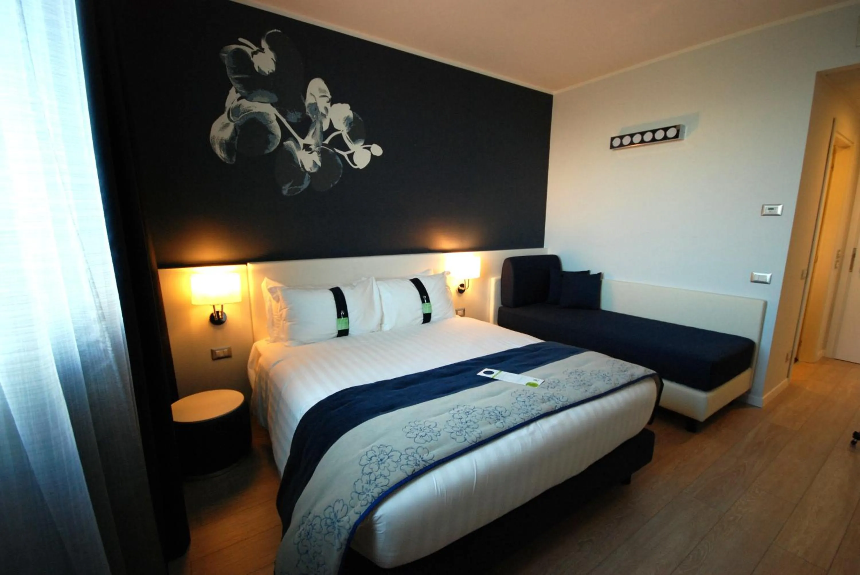 Bedroom, Bed in Holiday Inn Milan Nord Zara by IHG