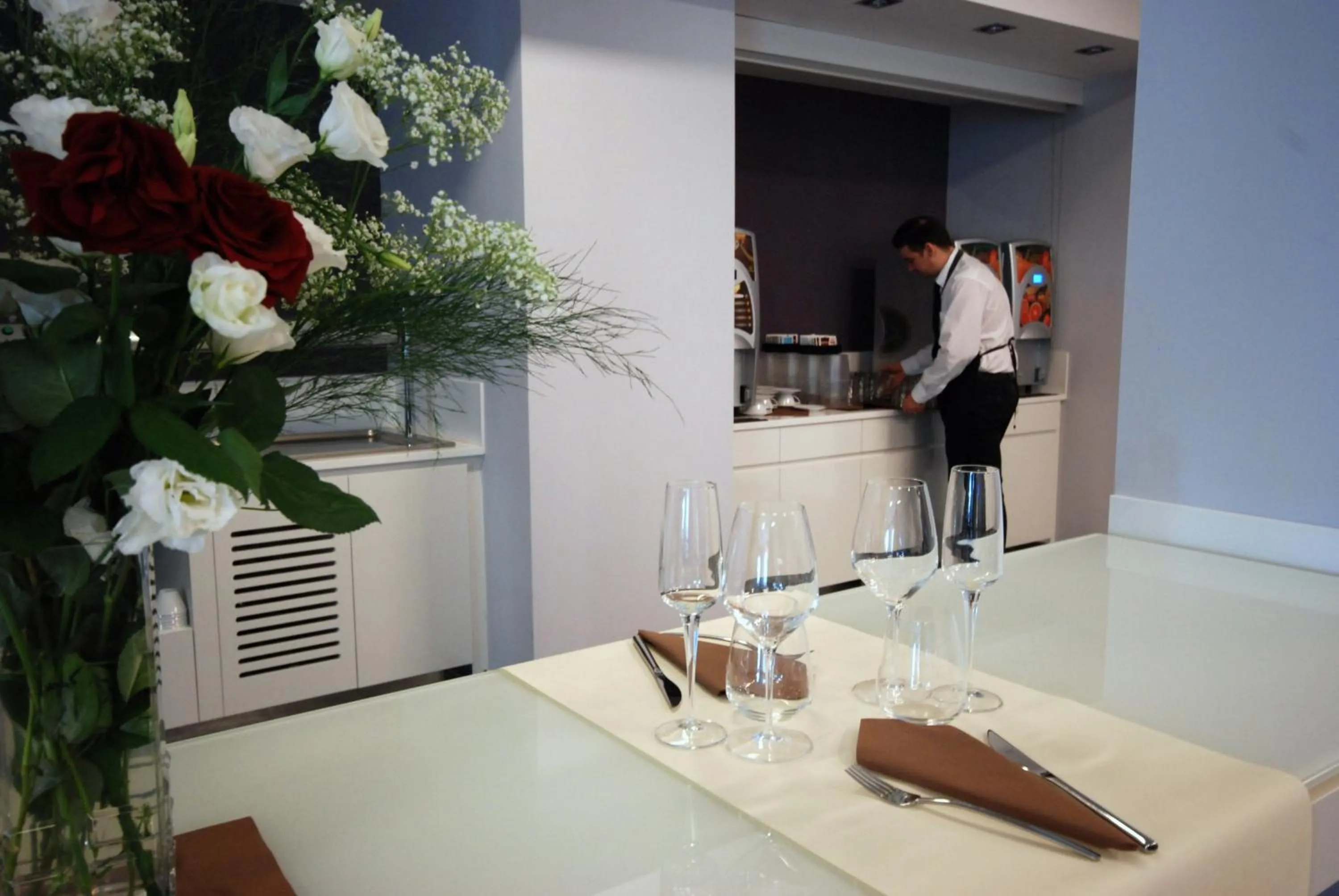 Restaurant/places to eat in Holiday Inn Milan Nord Zara by IHG