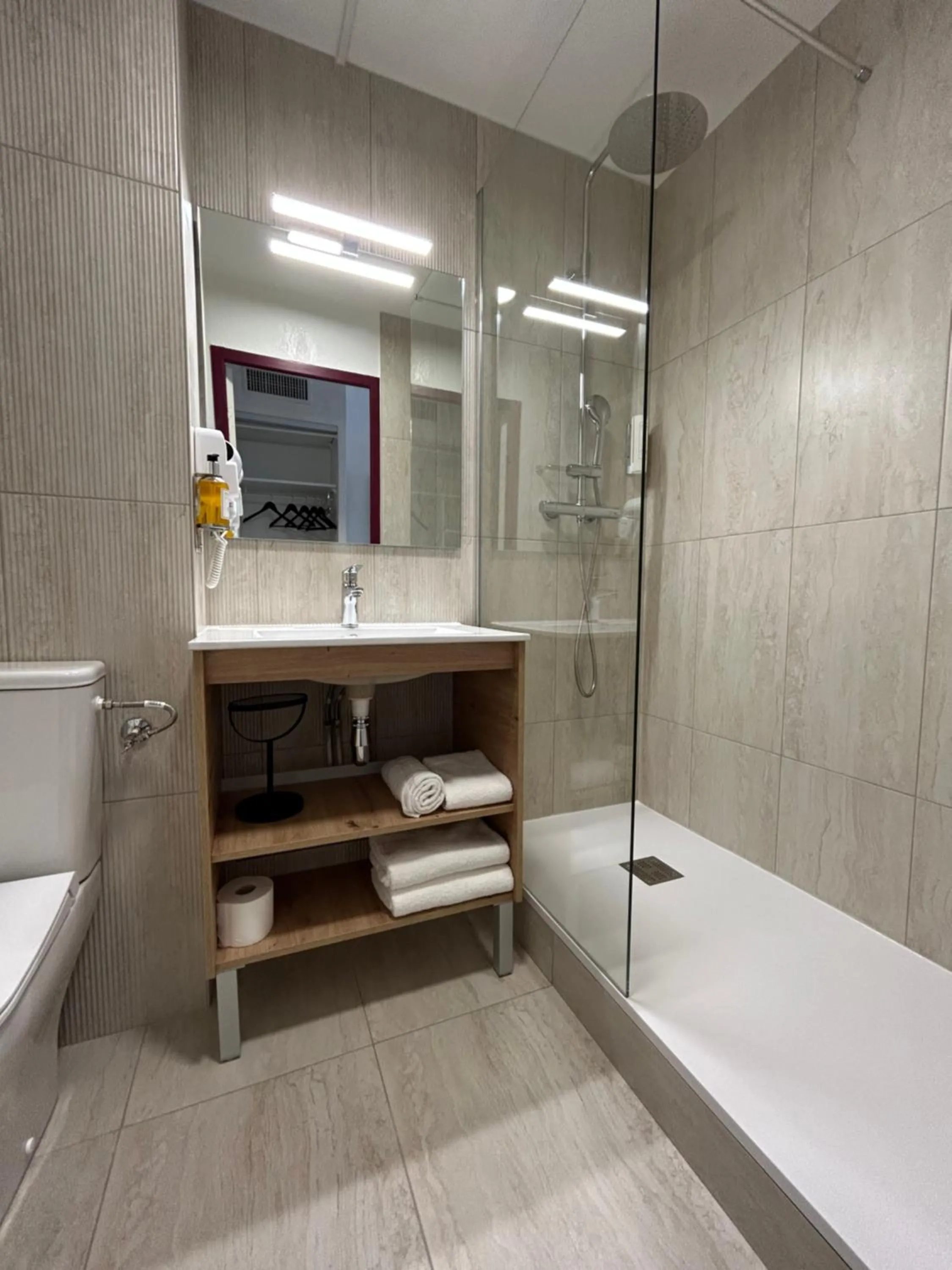 Bathroom in Logis Hotel De La Clape