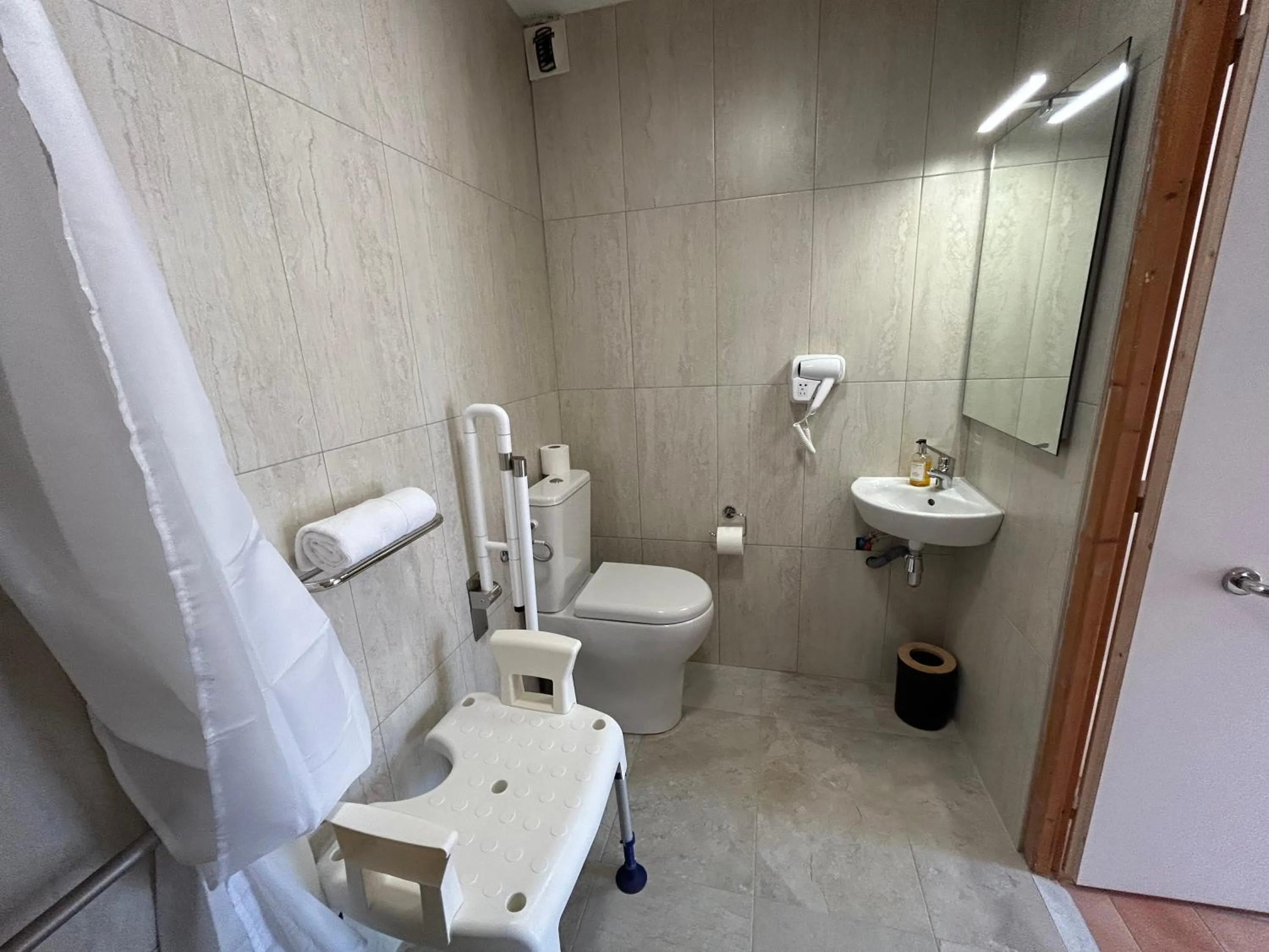 Bathroom in Logis Hotel De La Clape