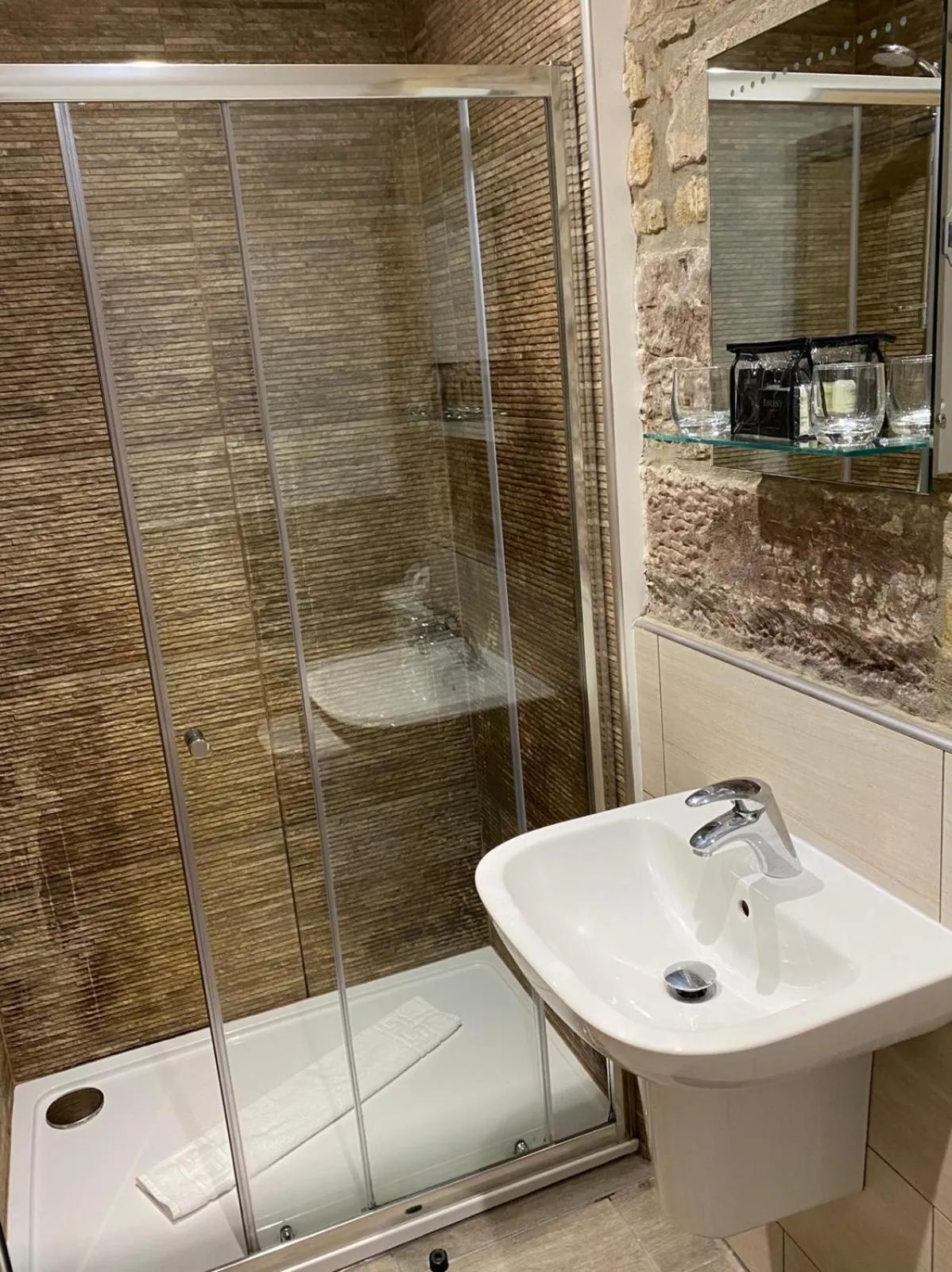 Bathroom in The Apple Inn