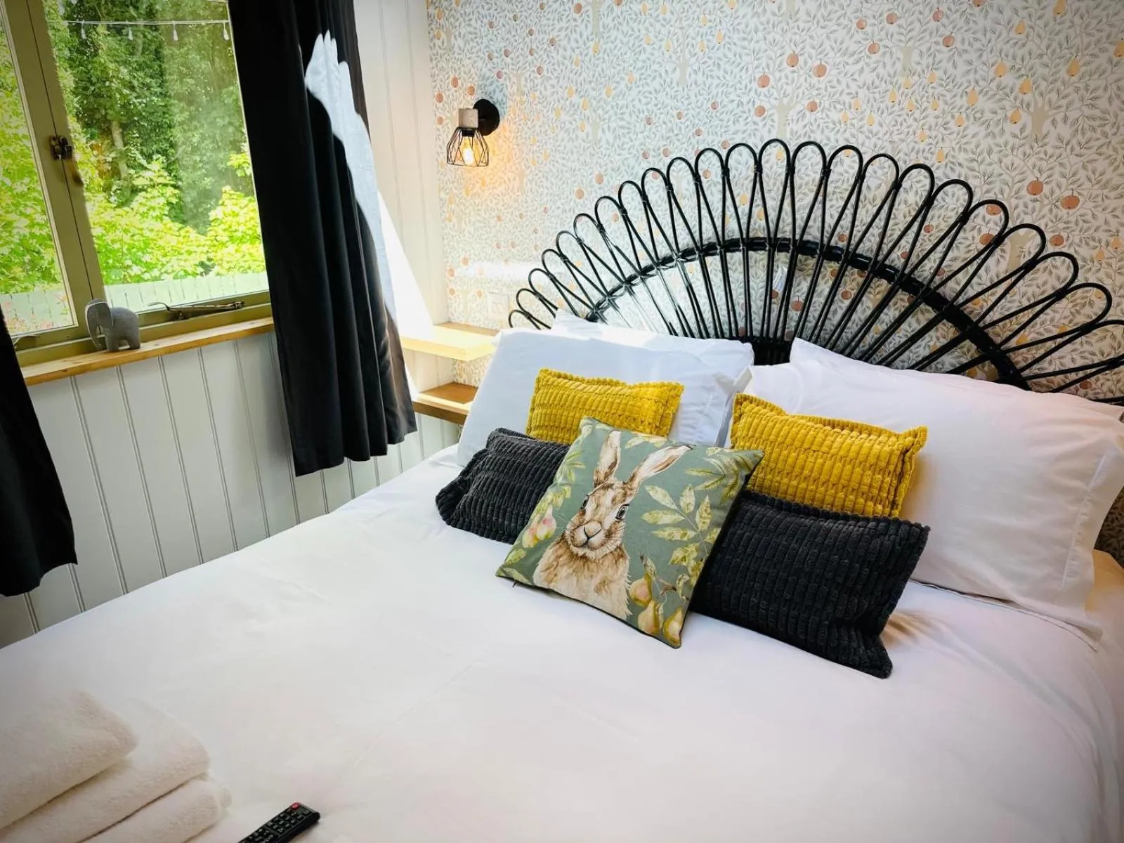 Bed in The Apple Inn