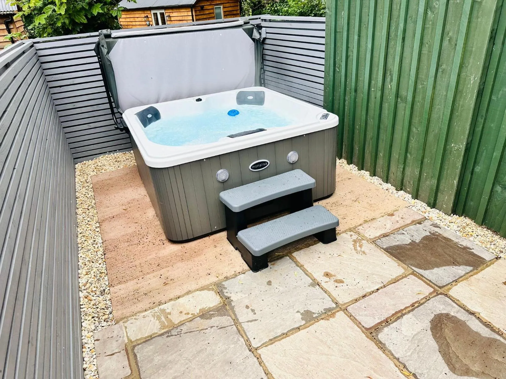 Hot Tub in The Apple Inn