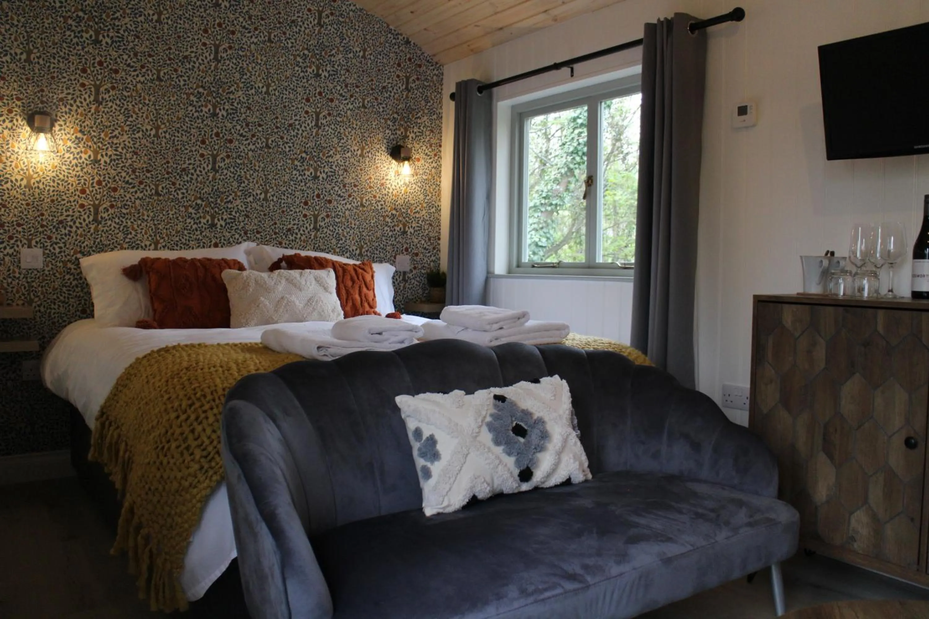 Bed in The Apple Inn